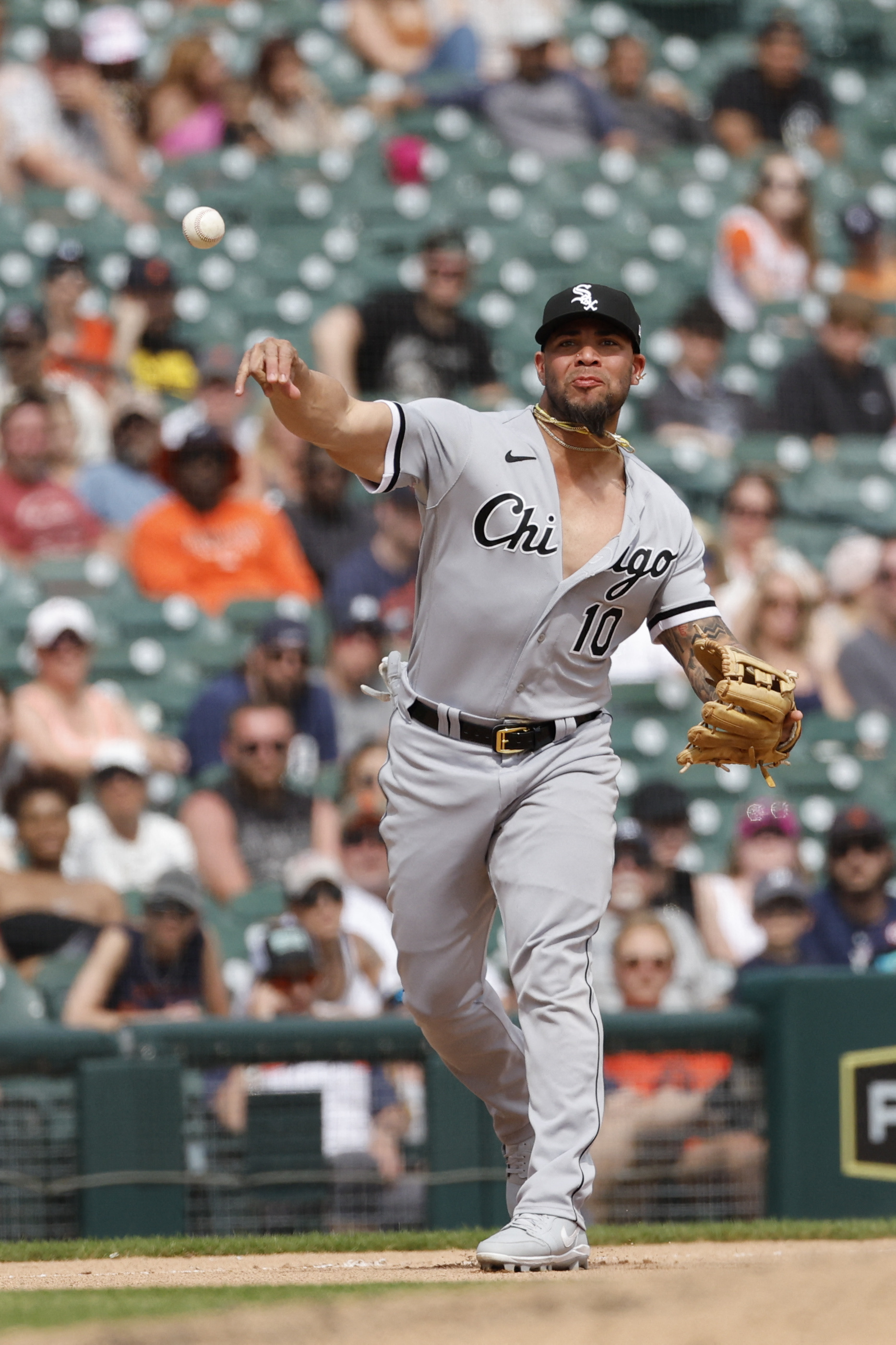 White Sox rally in 7th inning before losing to Tigers