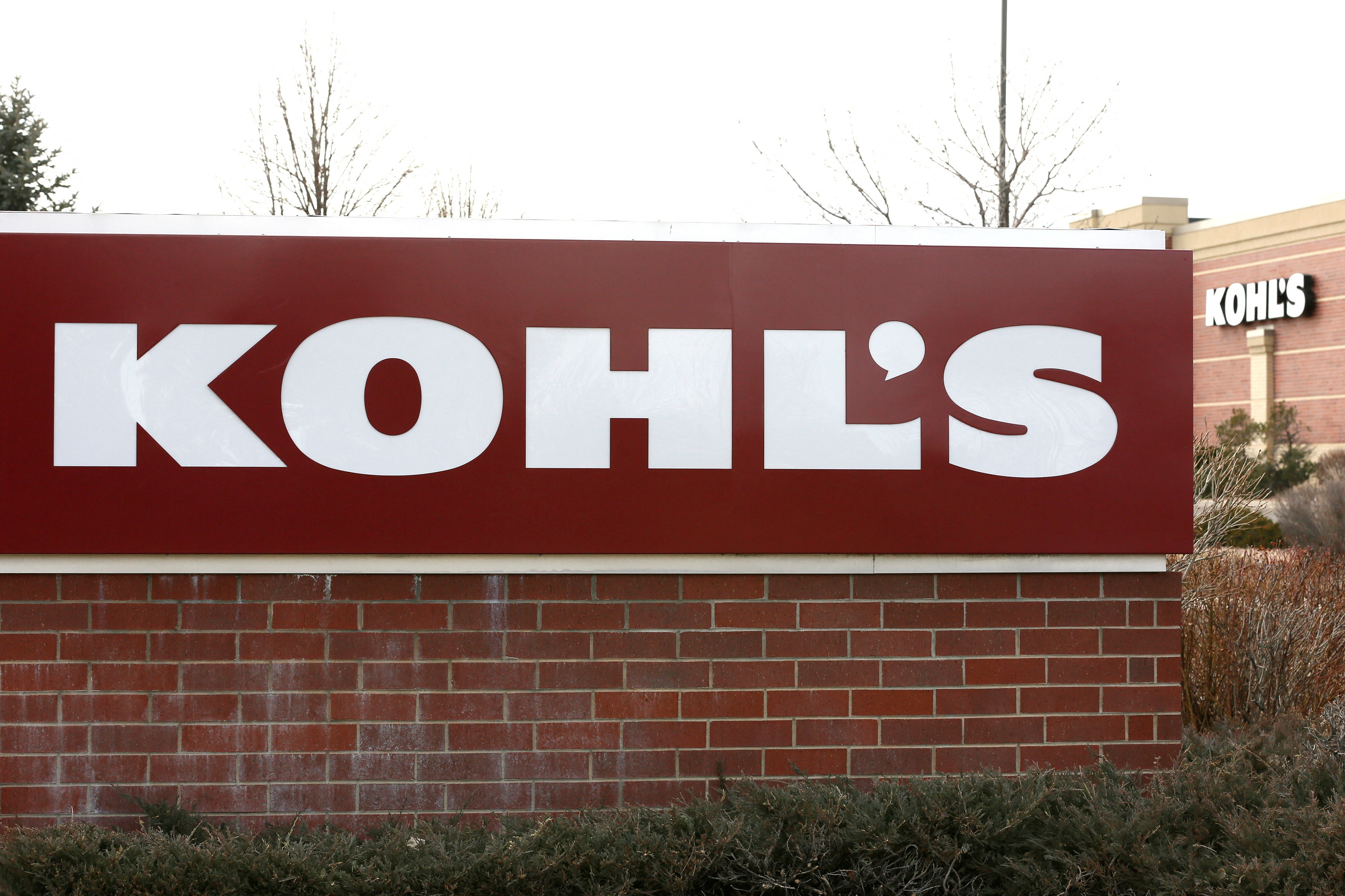 Kohl's eyes strong 2022 profits, turns to failsafe brands