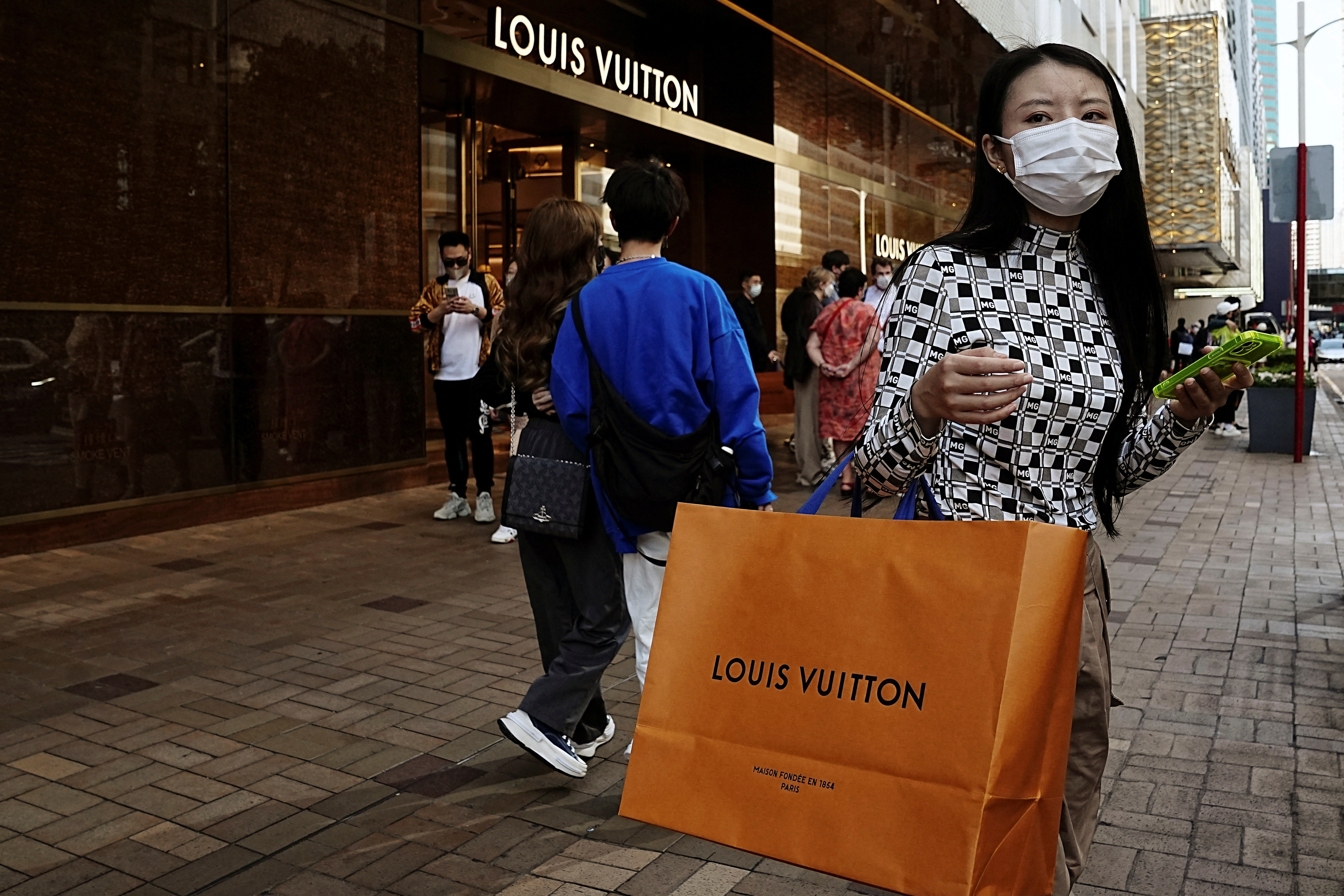 Luxury brands bid adieu to Hong Kong amid coronavirus and unrest - Nikkei  Asia