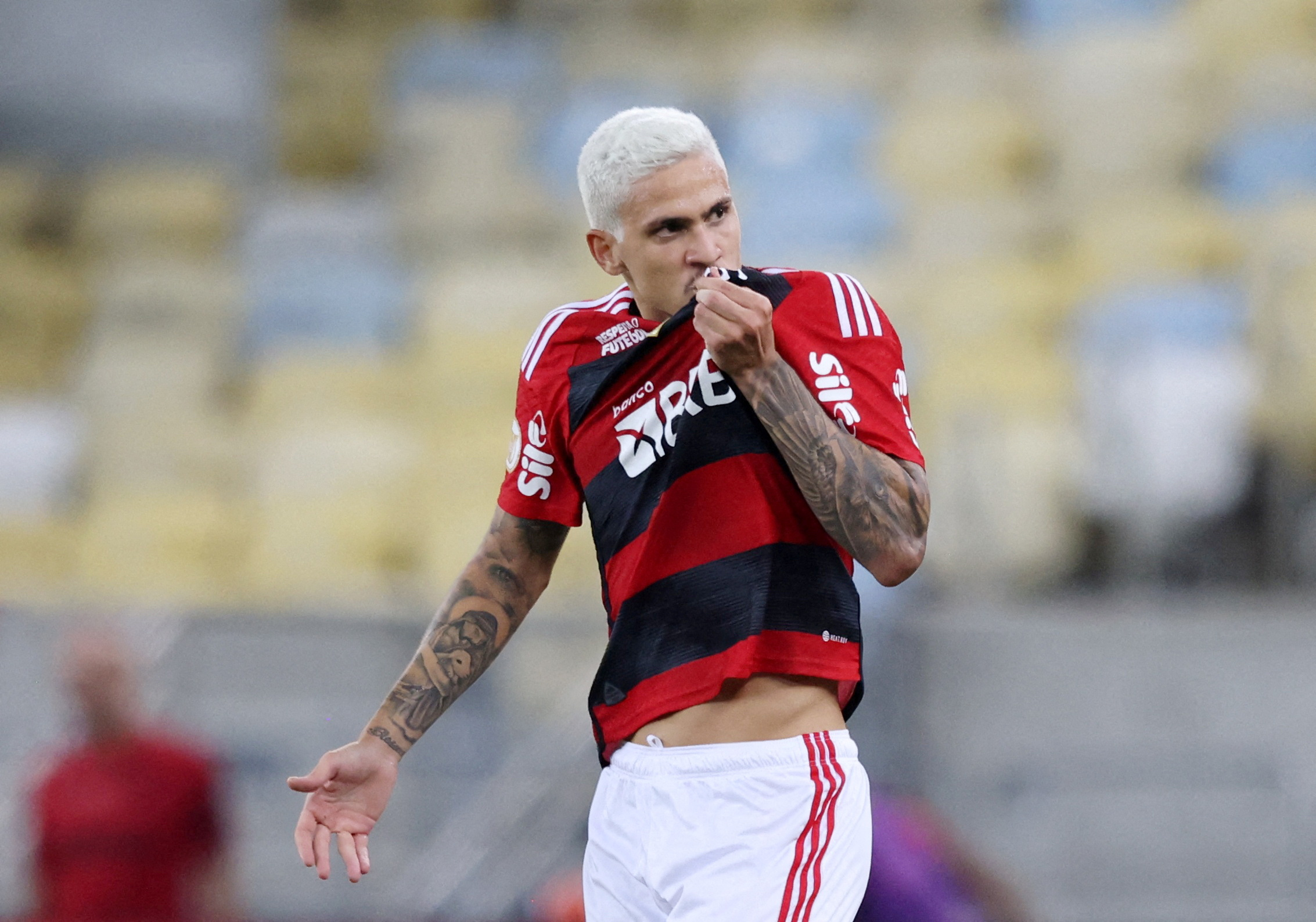 Flamengo fitness coach apologises for bust-up with forward Pedro