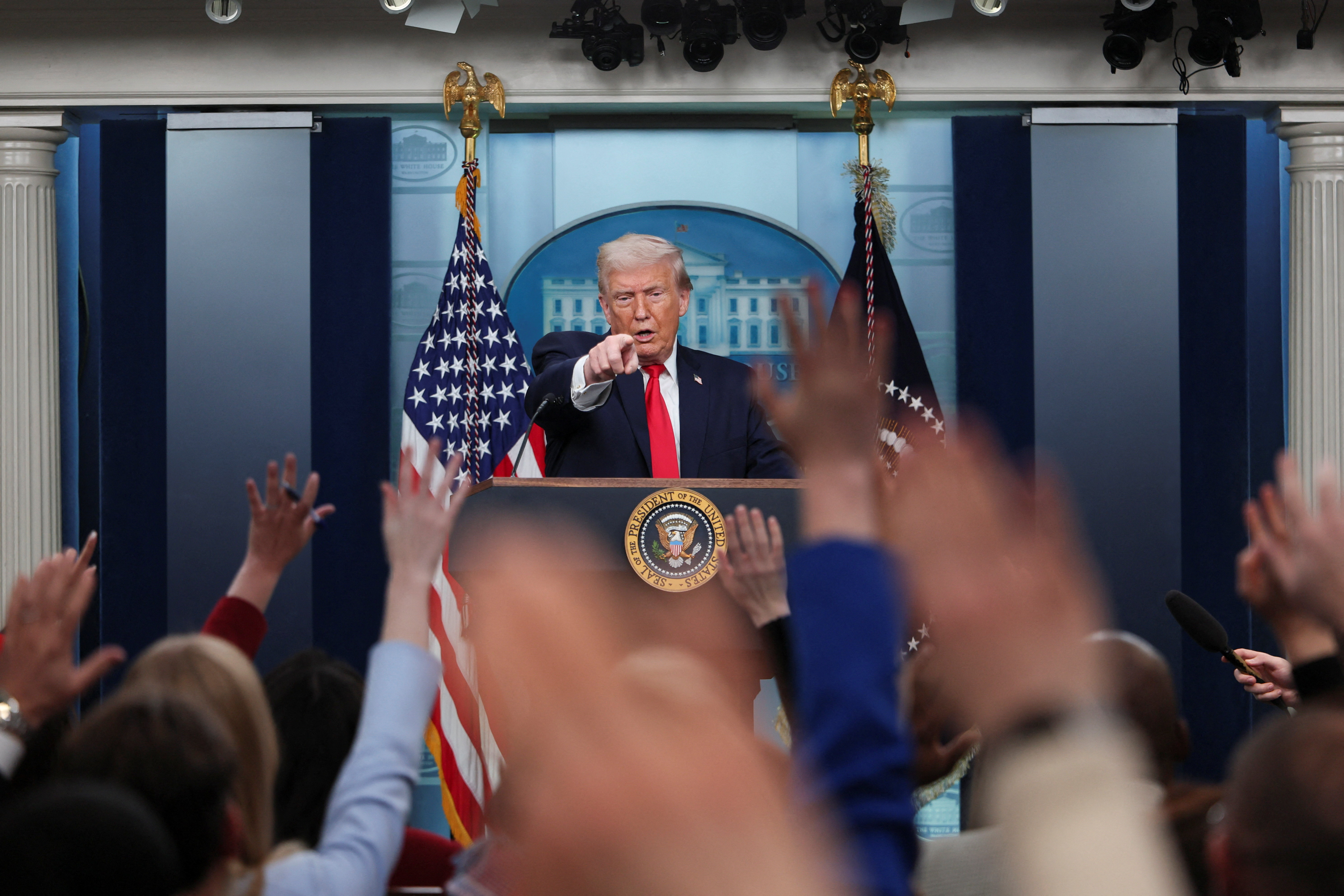 トランプ氏、グリーンランドで「後戻りない」 欧州首脳ら反発強める