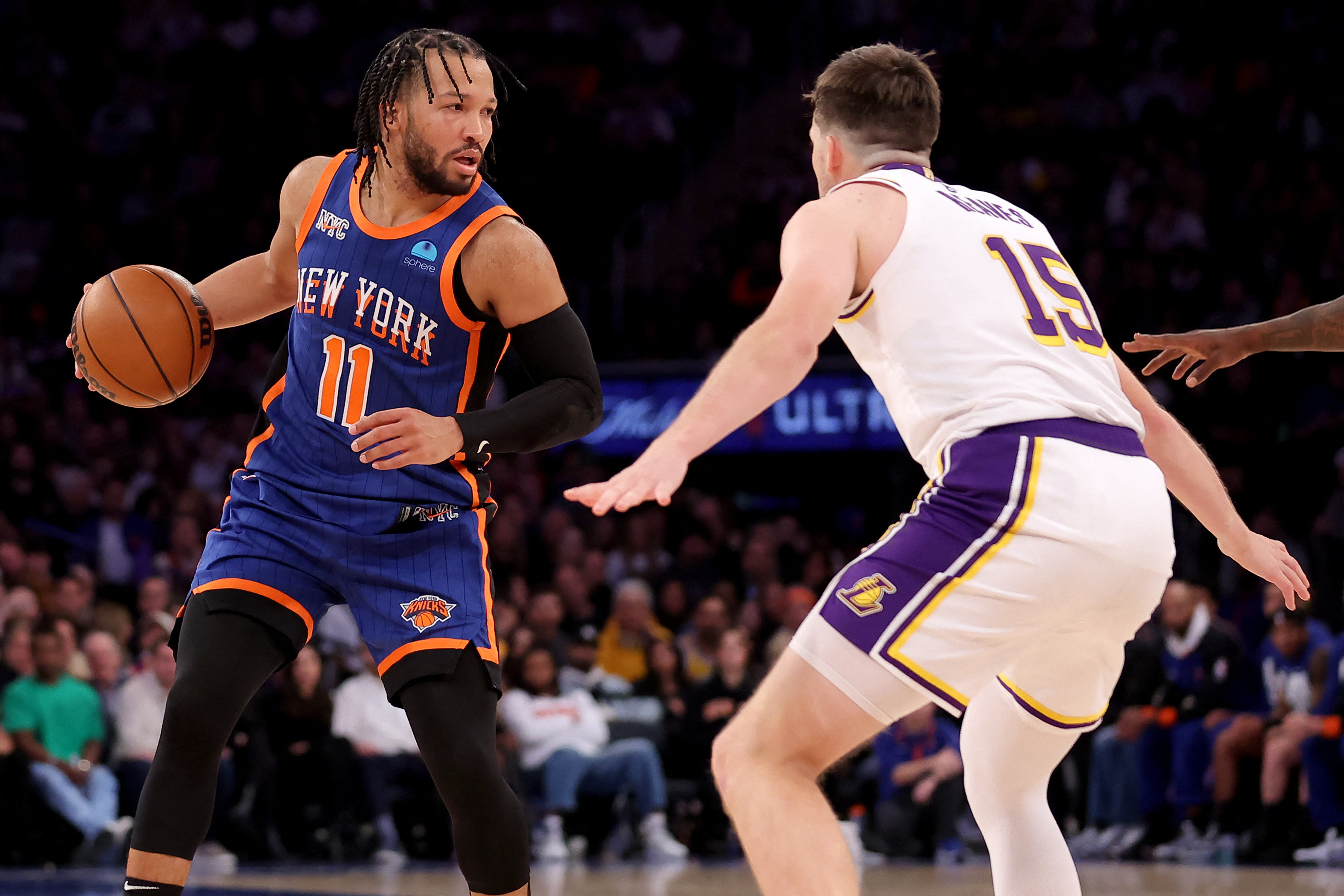 Lakers rally, snap Knicks' 9-game win streak | Reuters