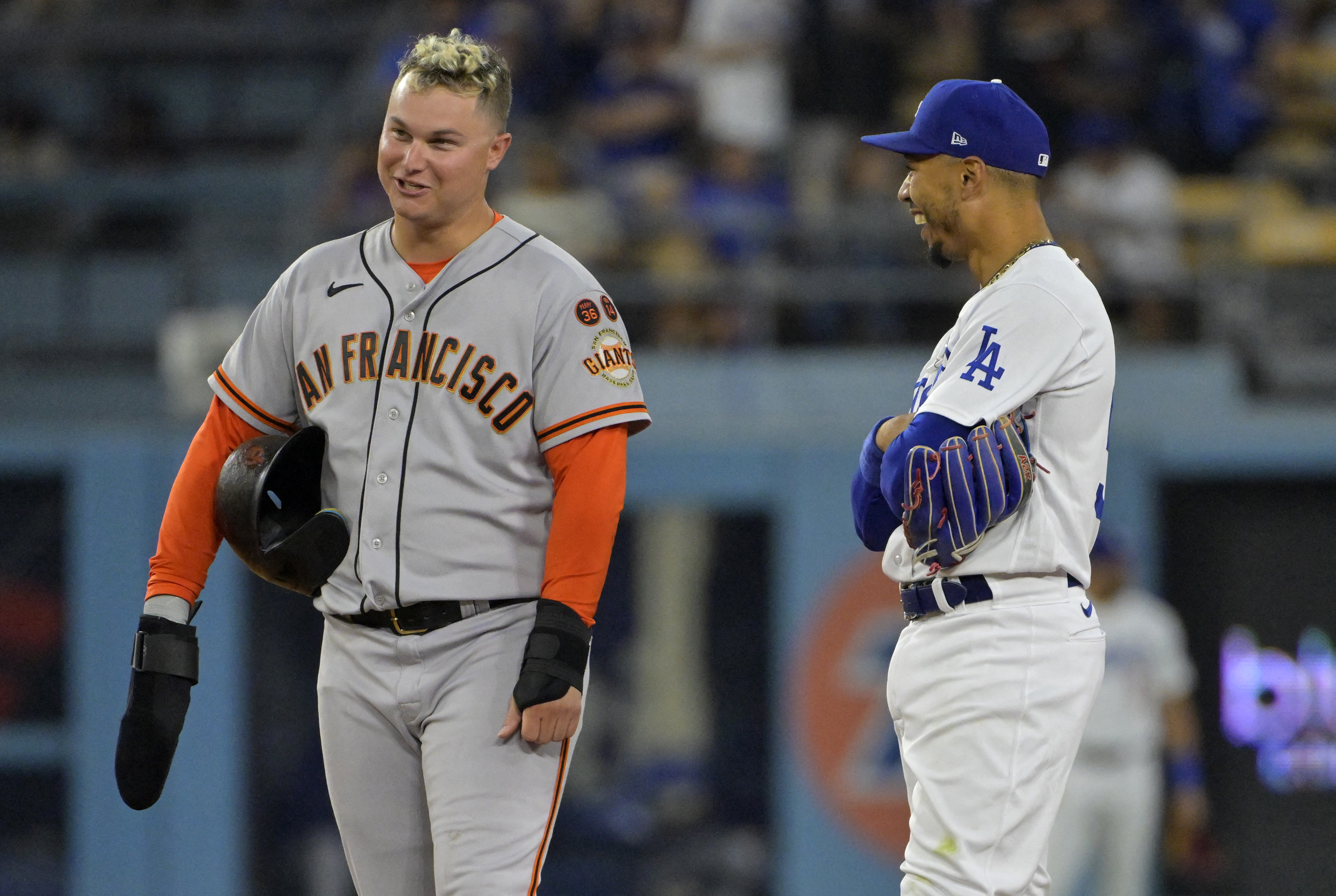 MLB roundup: Giants topple Dodgers to stay hot on road