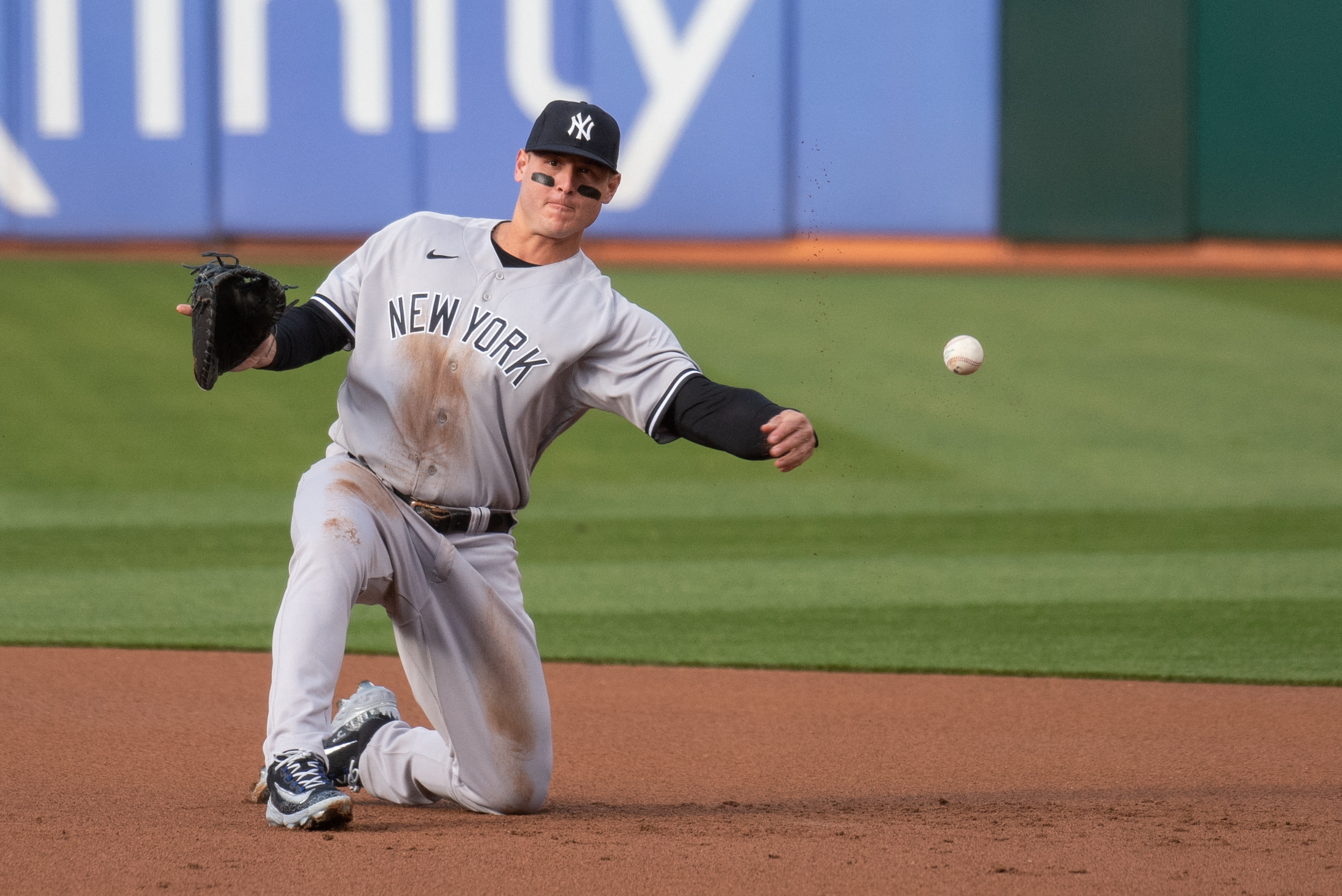 Paul Blackburn pitches A's to 2-1 victory over Yankees in Josh