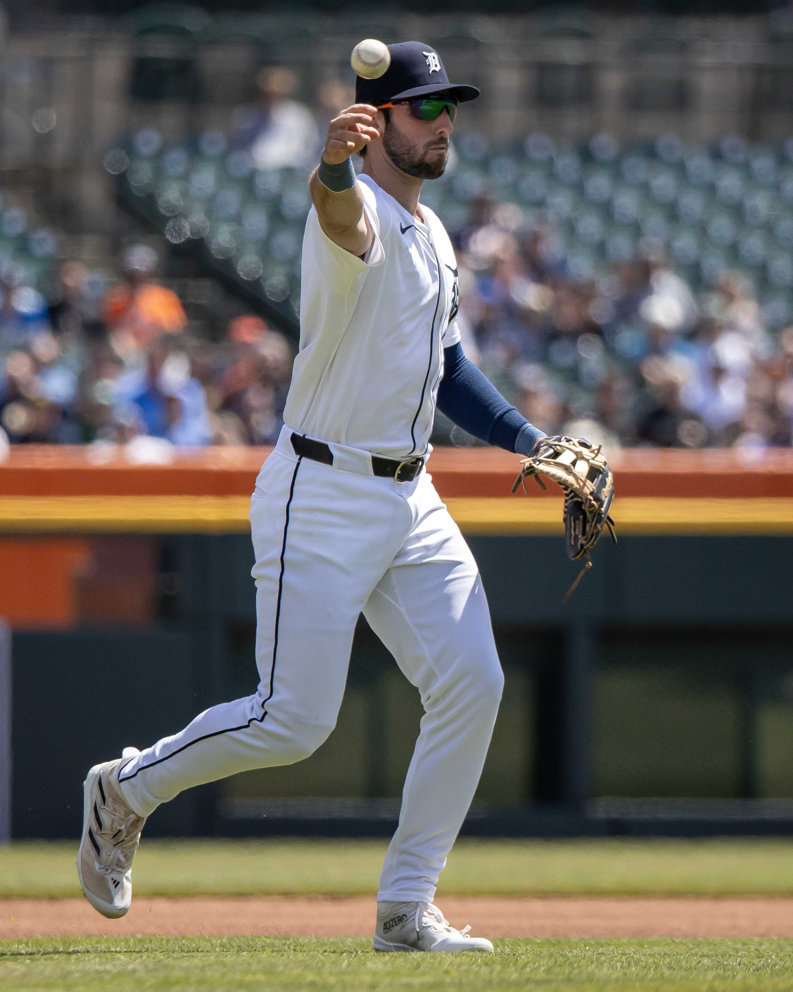 Royals bust out with 7 in the 9th to rout Tigers | Reuters