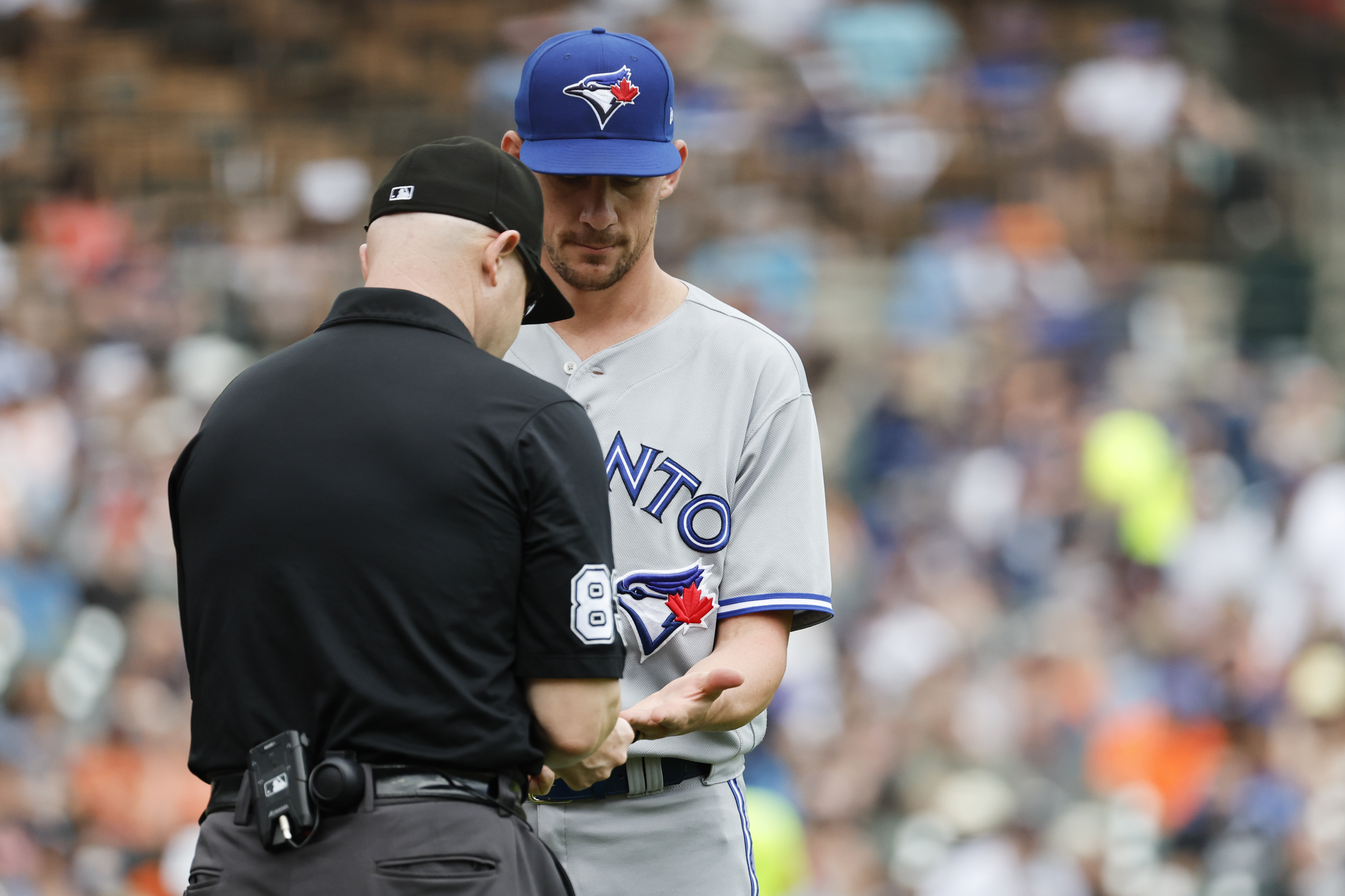 Blue Jays rally to beat Tigers in 10 innings