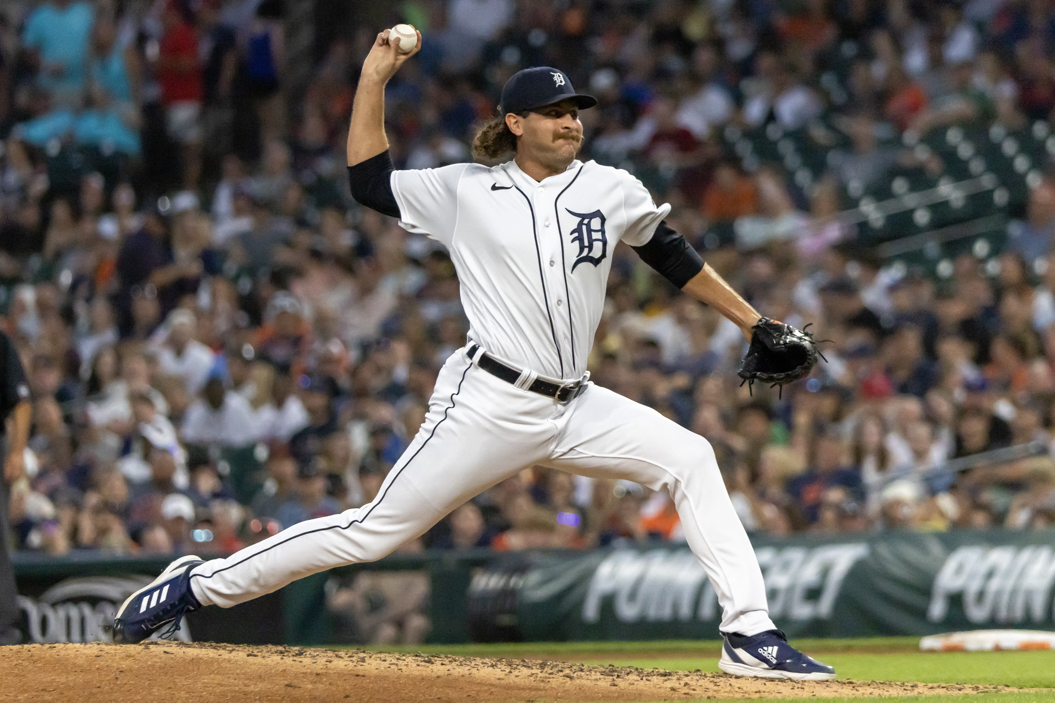 Tigers fend off Twins, 3-2