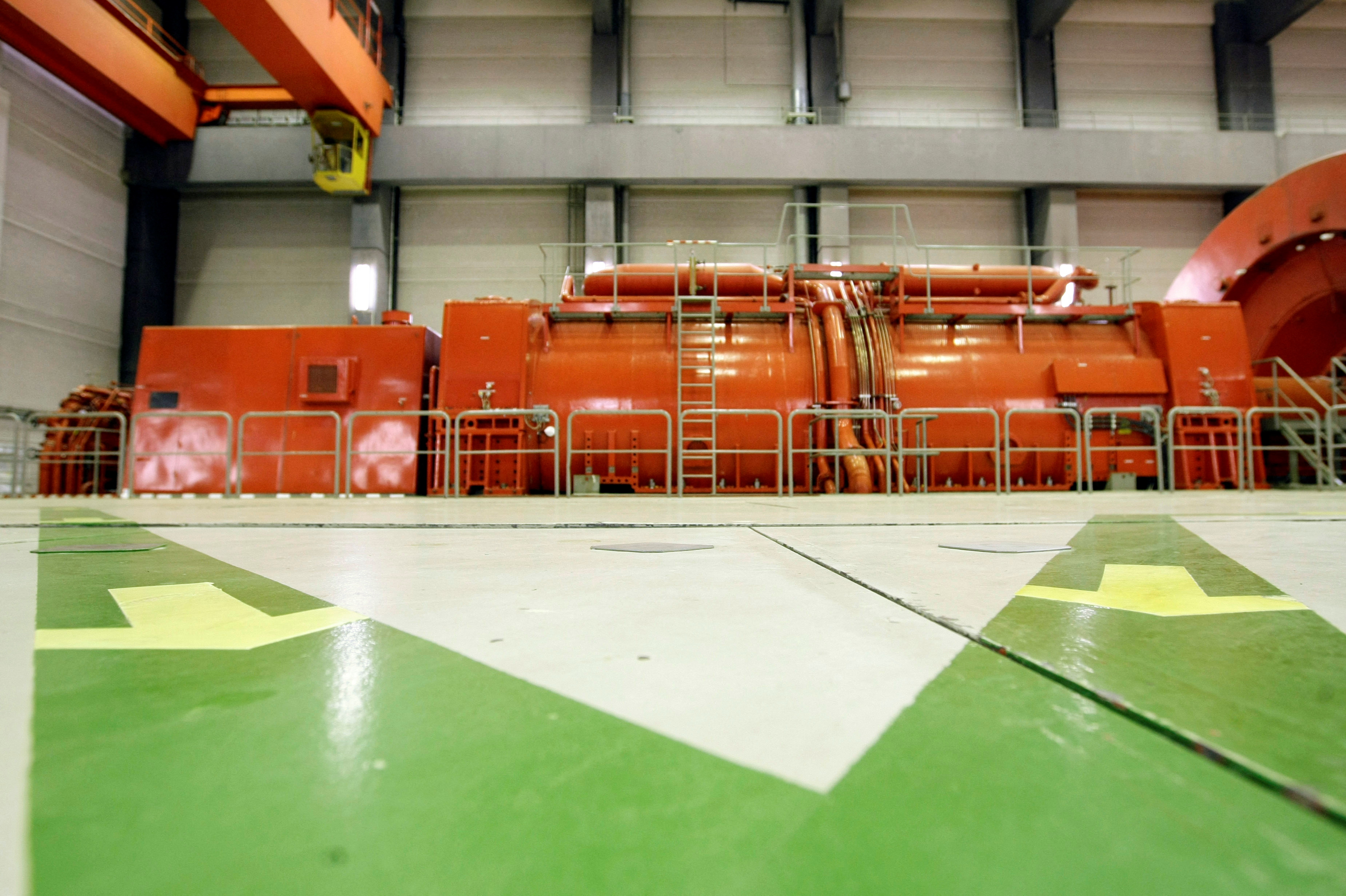 Security route in front of the generator of a nuclear reactor block
