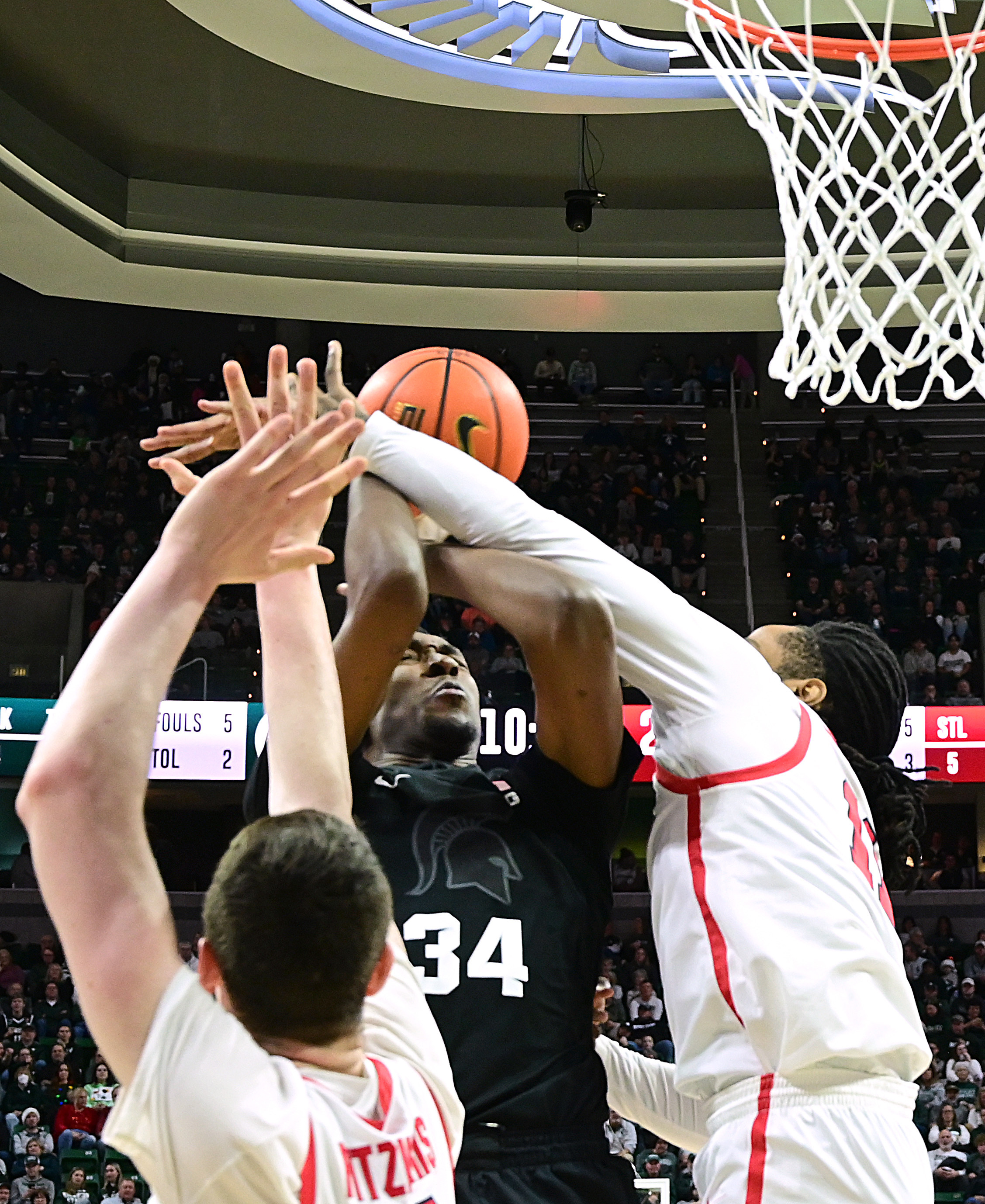 Michigan State dominates Stony Brook 99-55 | Reuters