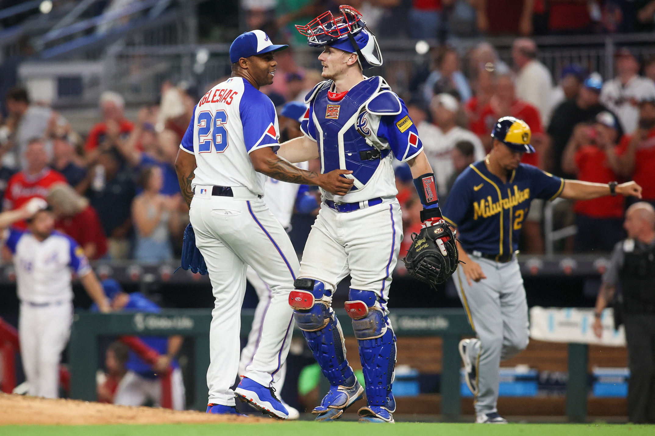 Braves rap 3 homers, 15 hits in beating Brewers | Reuters