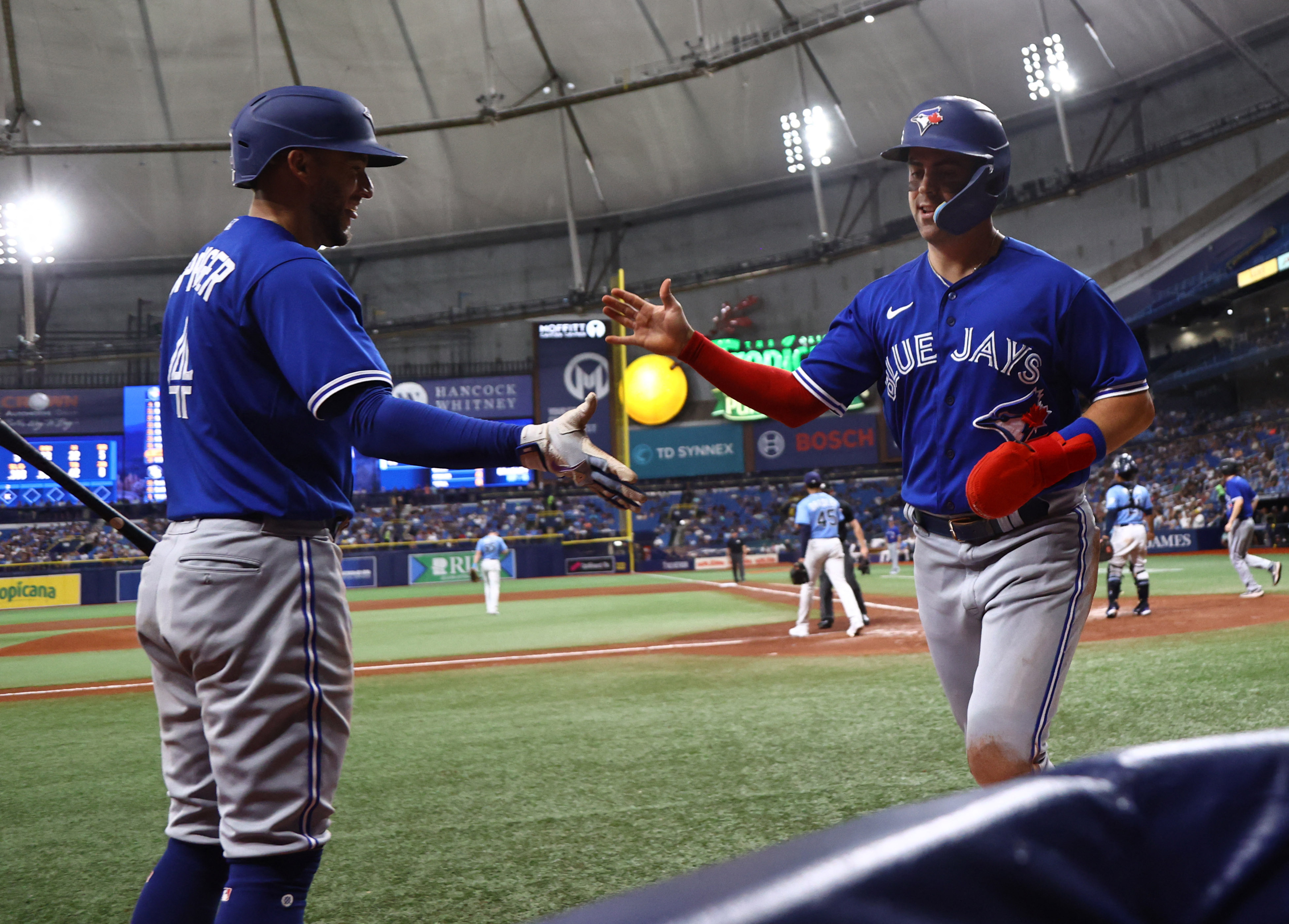 Blue Jays pile up 20 runs in rout of Rays