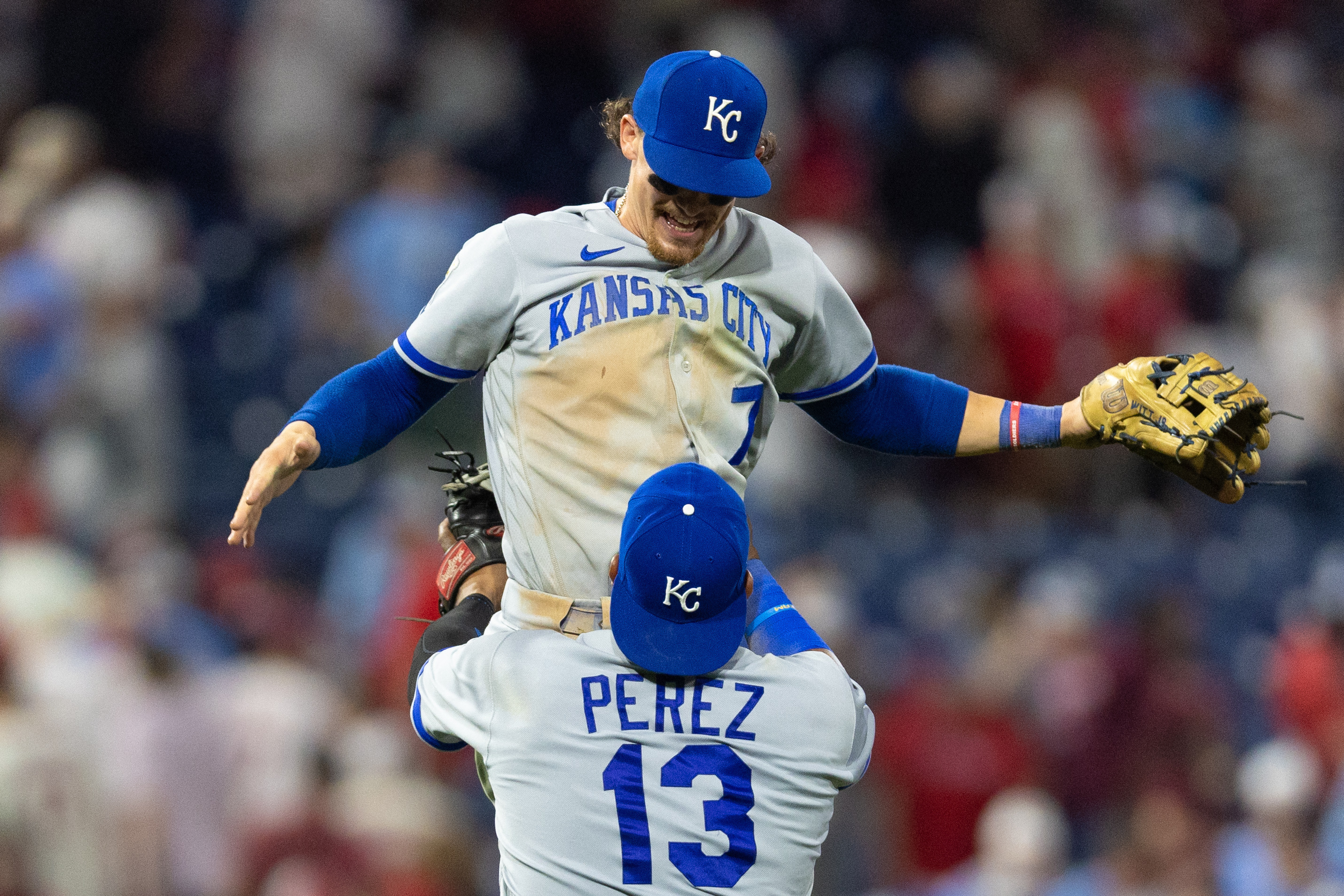 Kansas City Royals beat Philadelphia Phillies