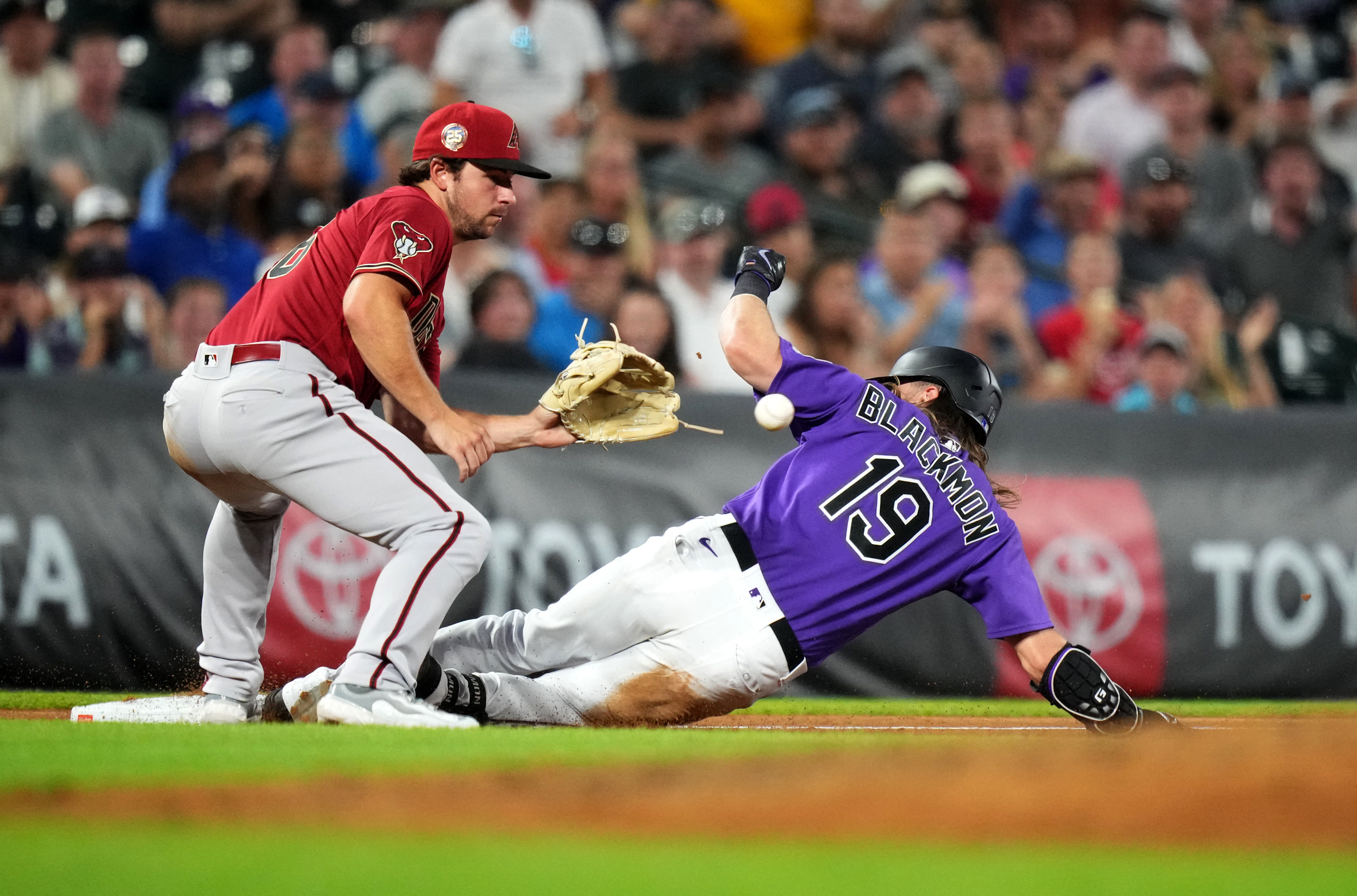 Charlie Blackmon's ninth-inning RBI triple lifts Rockies over Cubs –  Boulder Daily Camera