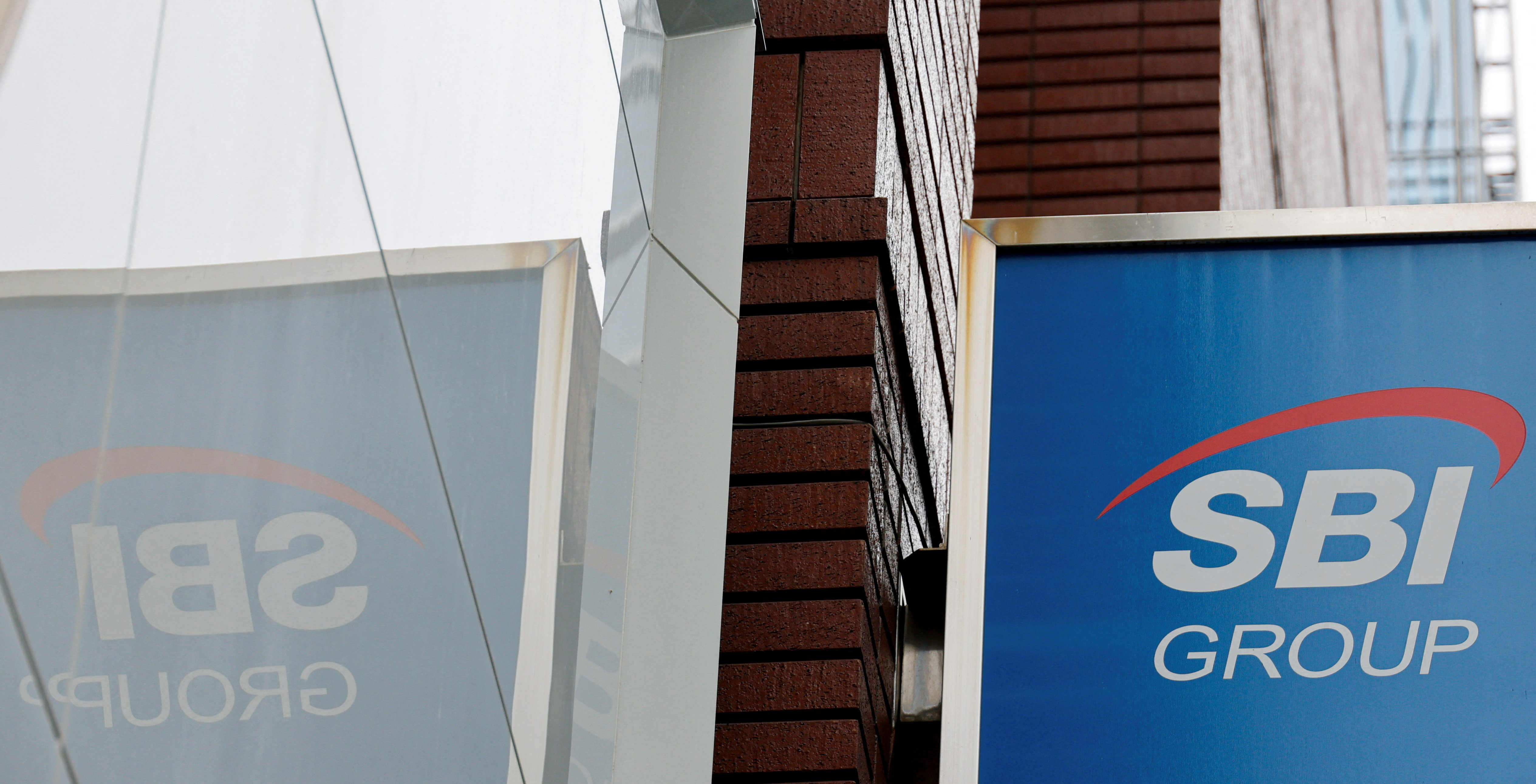 ＳＢＩＨＤ、吉本興業ＨＤと業務提携 エンタメＩＰを世界展開