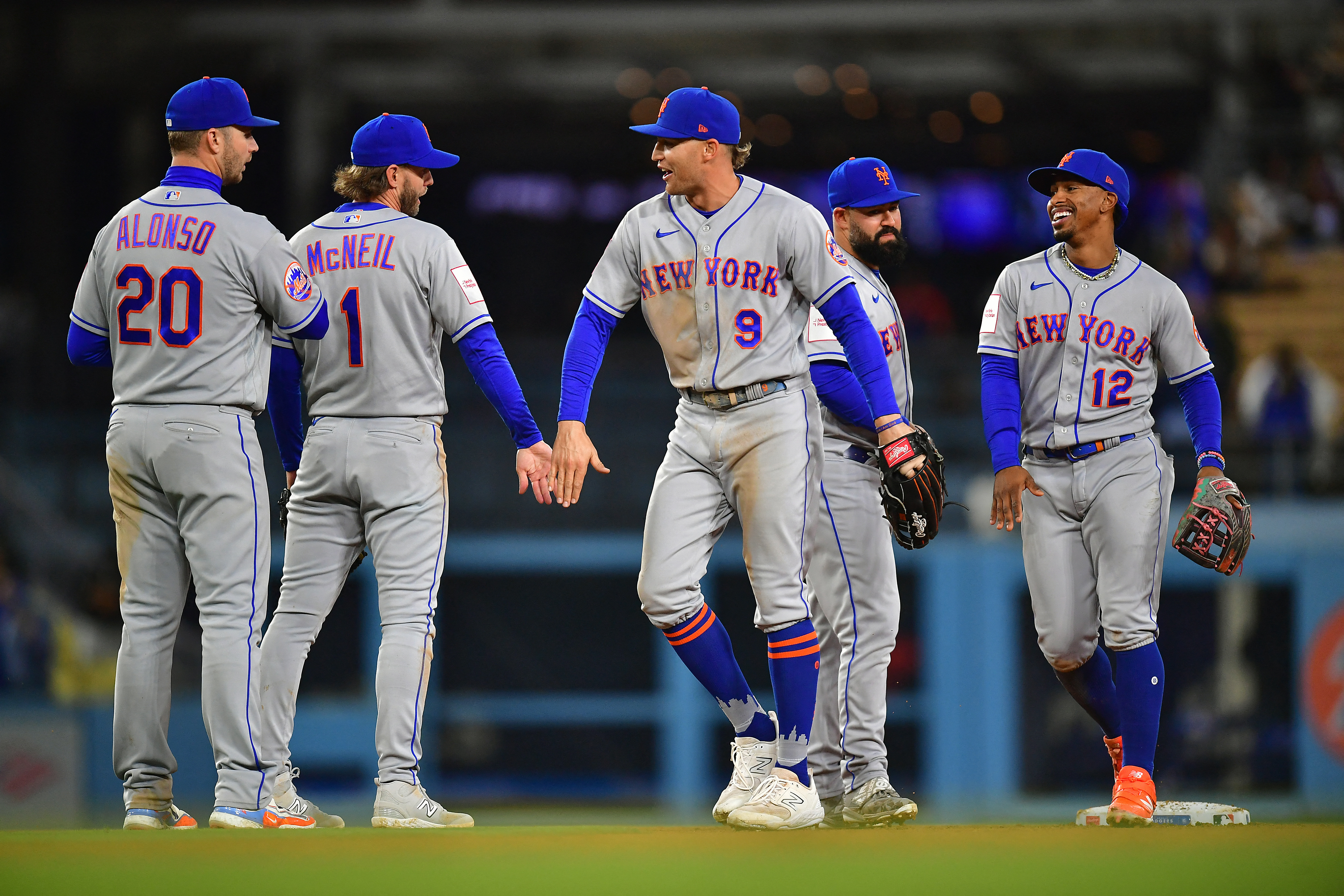 New York Mets lose infielders Jeff McNeil, Eduardo Escobar to injuries -  ABC7 New York