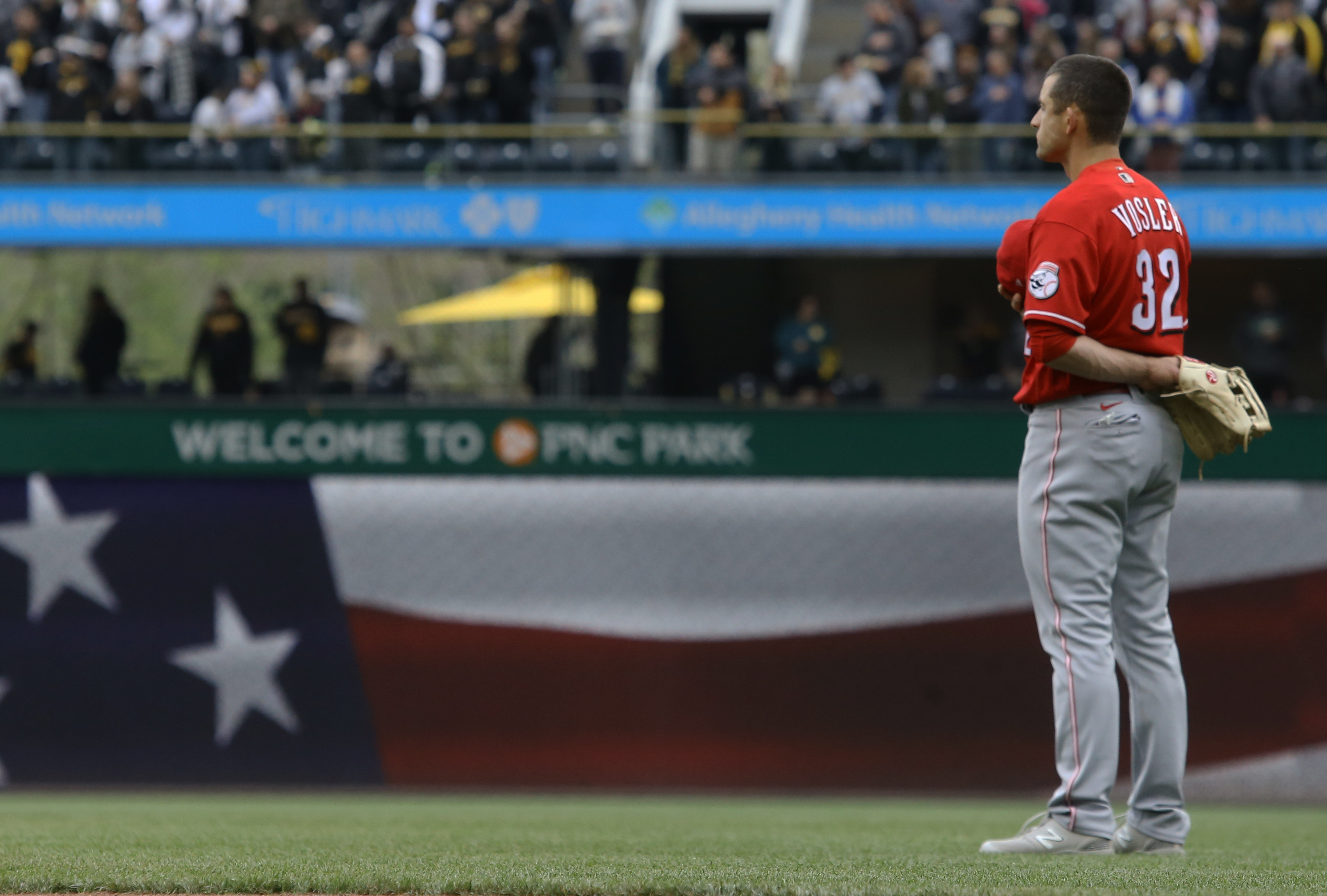 Suwinski double keys 4-run 7th, Pirates beat Reds 8-3