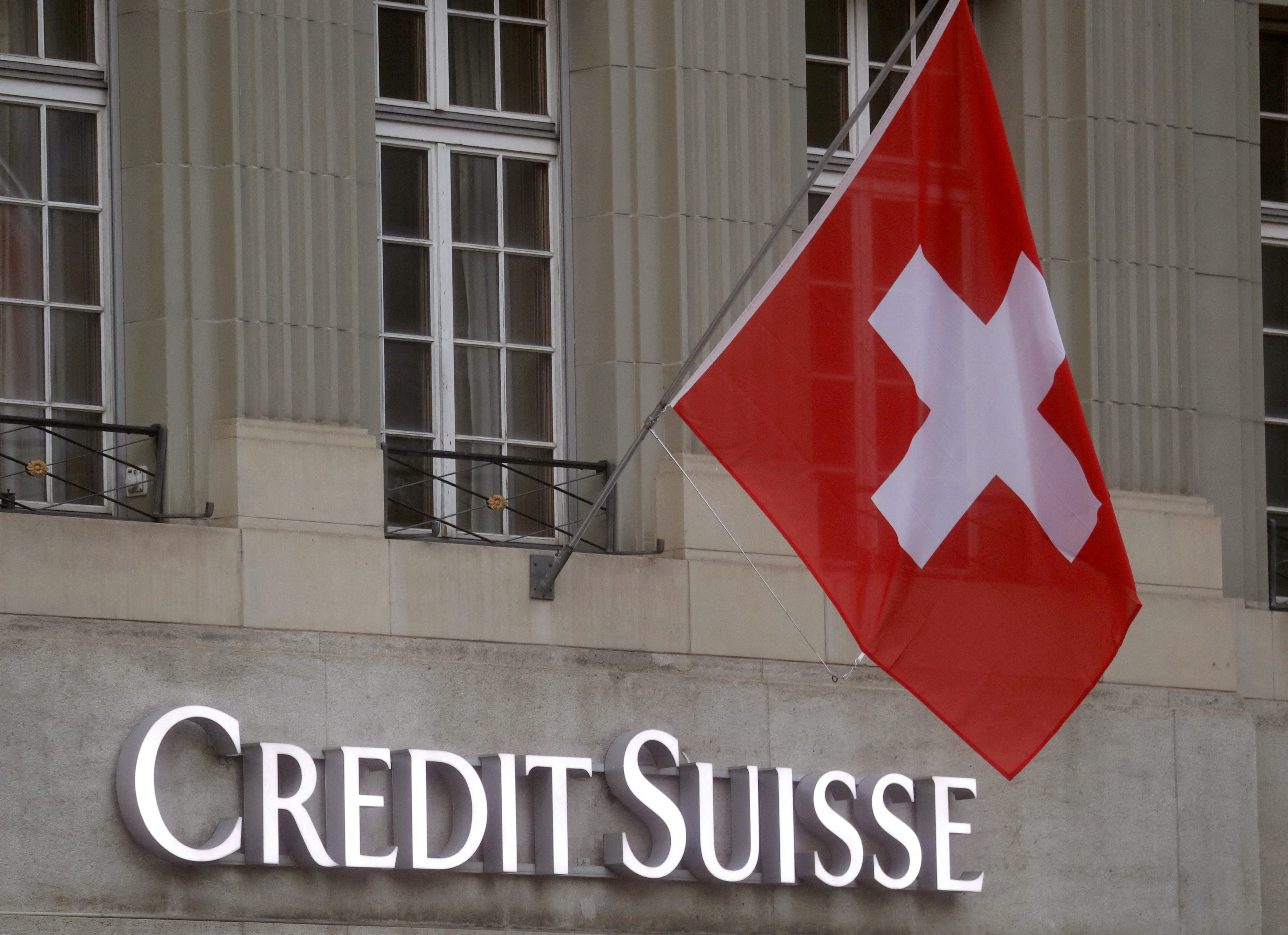 Credit score Suisse warns of extra losses, drawing regulatory consideration