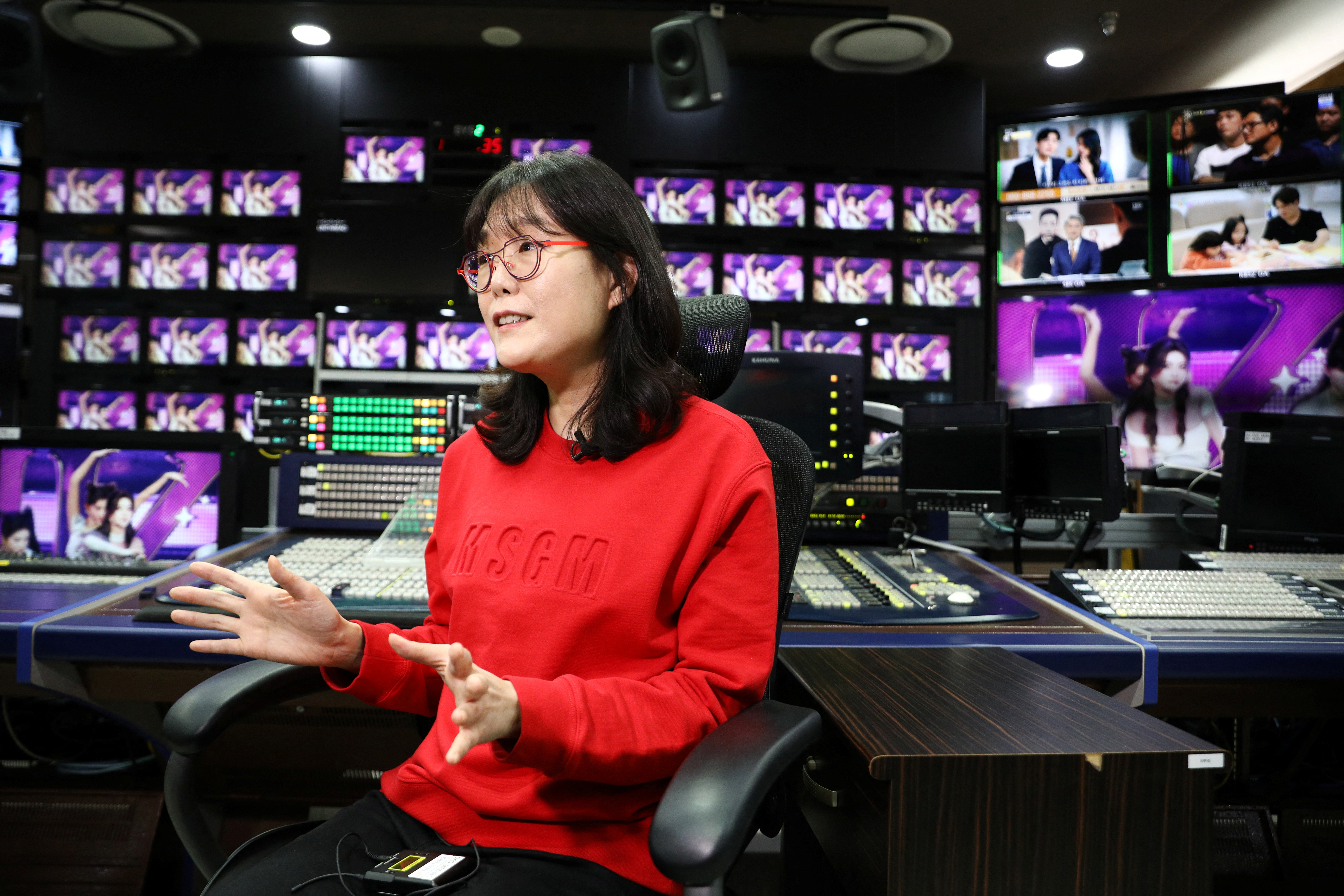 In K-Pop's Quest for Global Growth, Korean Fans Feel Cast Aside