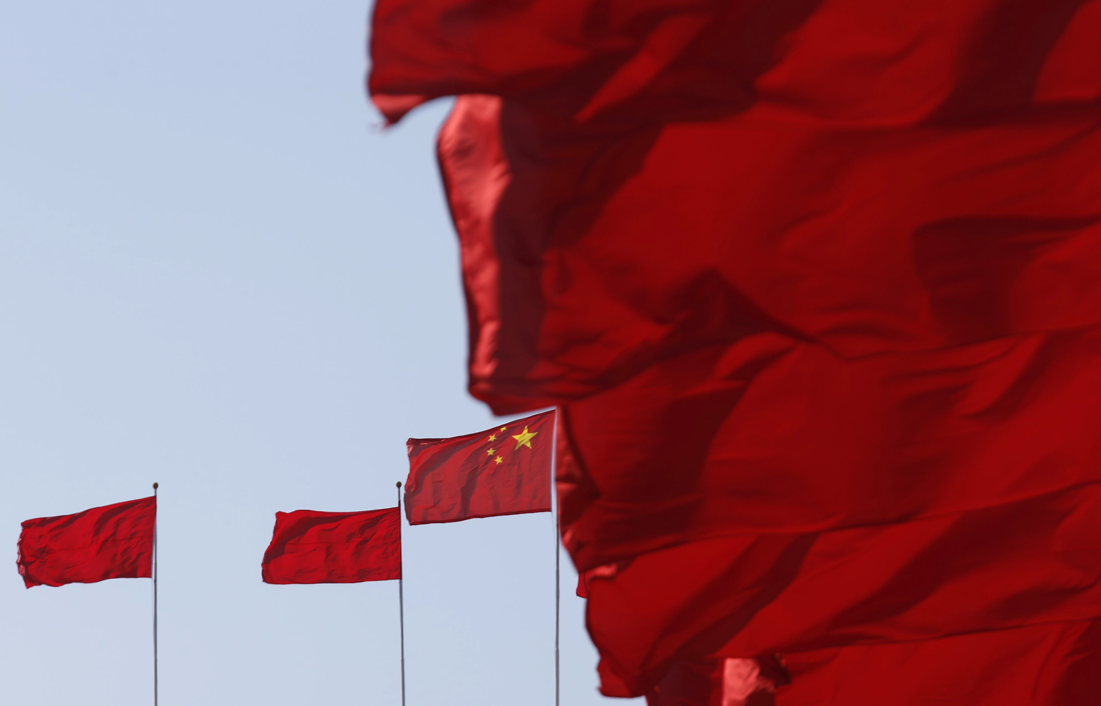 中国全人代常務委、地方債発行前倒しと新規国債発行承認