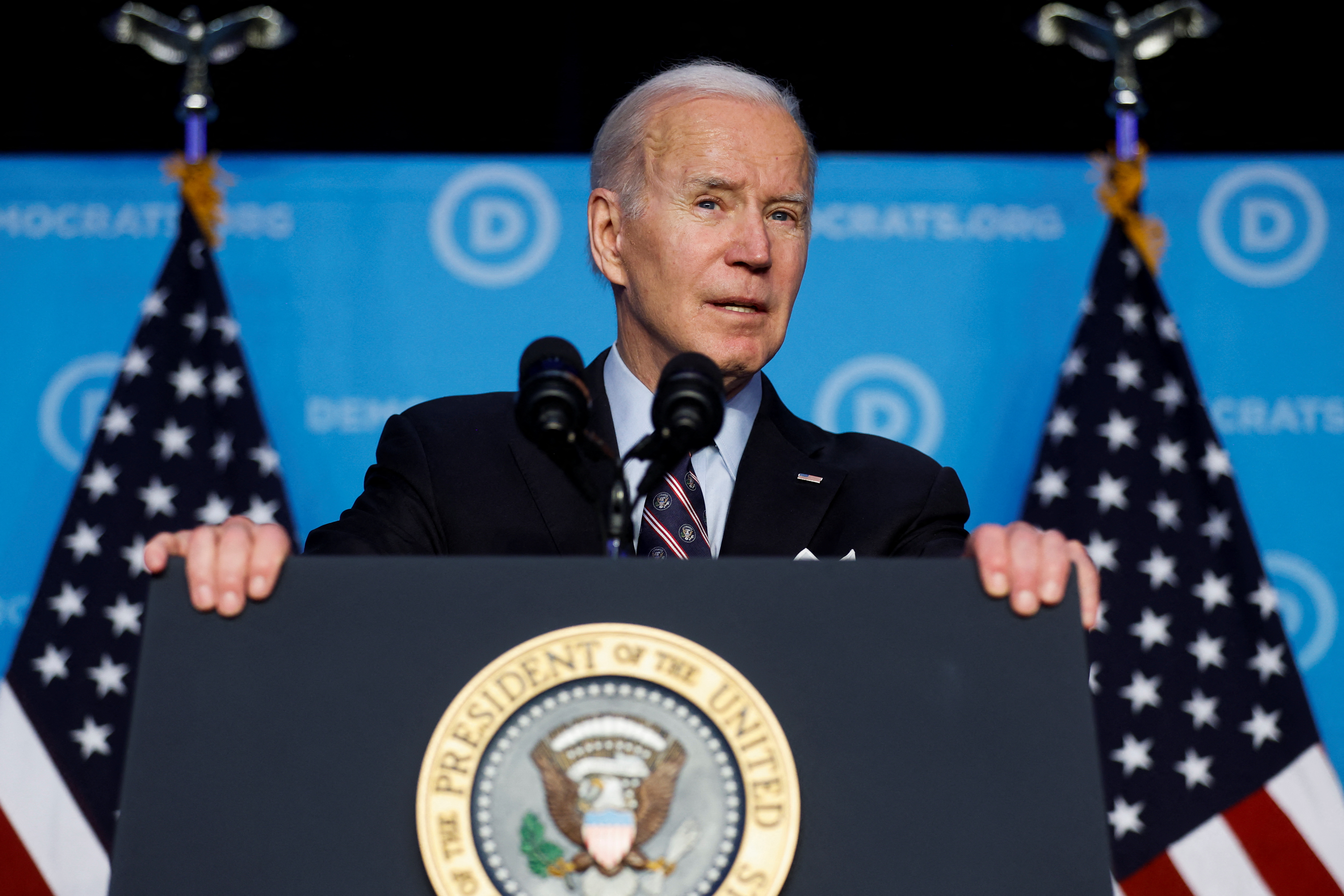 O presidente dos EUA, Joe Biden, participa da sessão de inverno do Comitê Nacional Democrata (DNC) em Washington.
