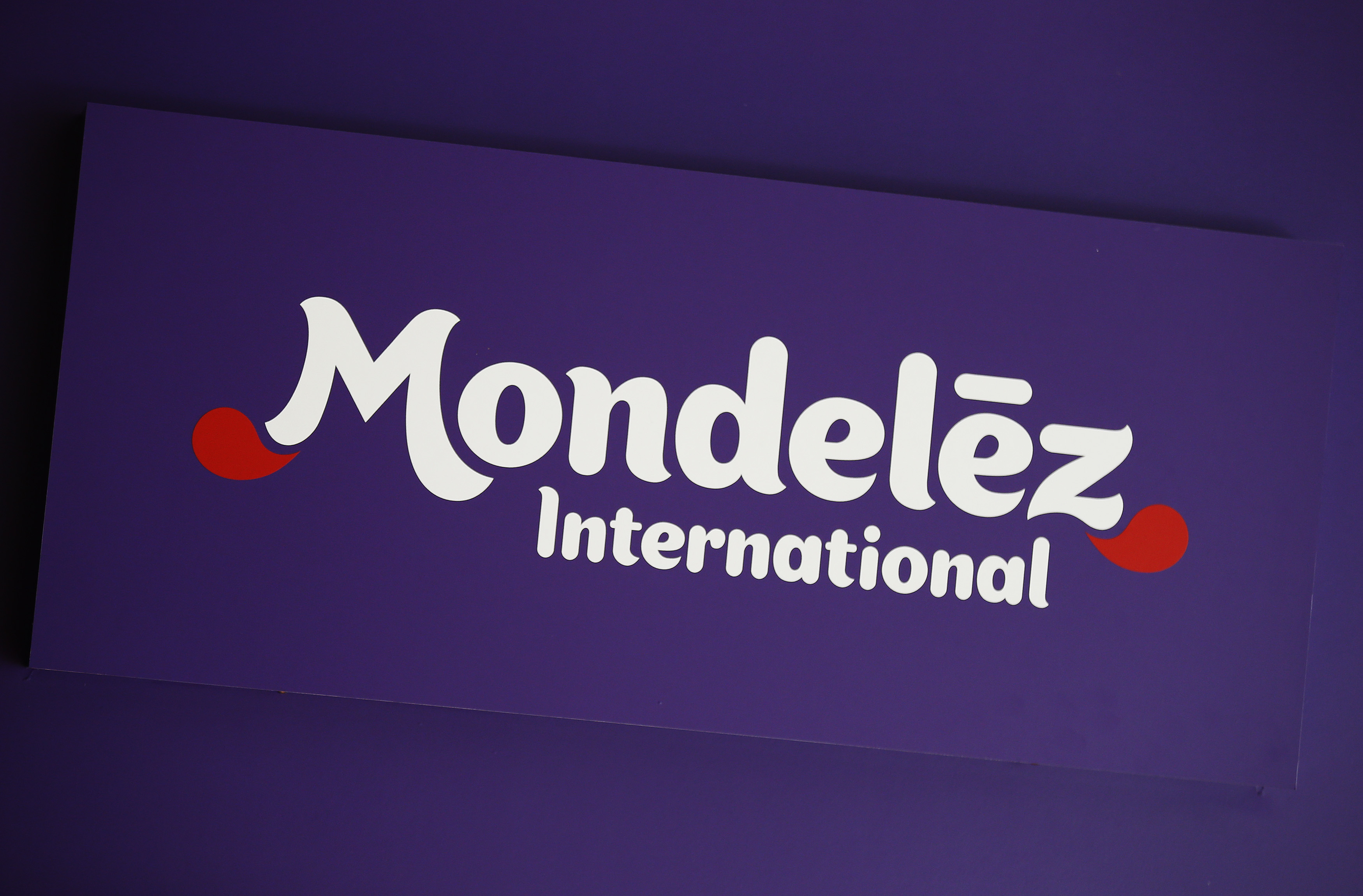 Логотип ооо мон дэлис русь. Mondelēz international бренды. Mondelēz international продукты. Мон де лиз. Mondelēz international продукция.