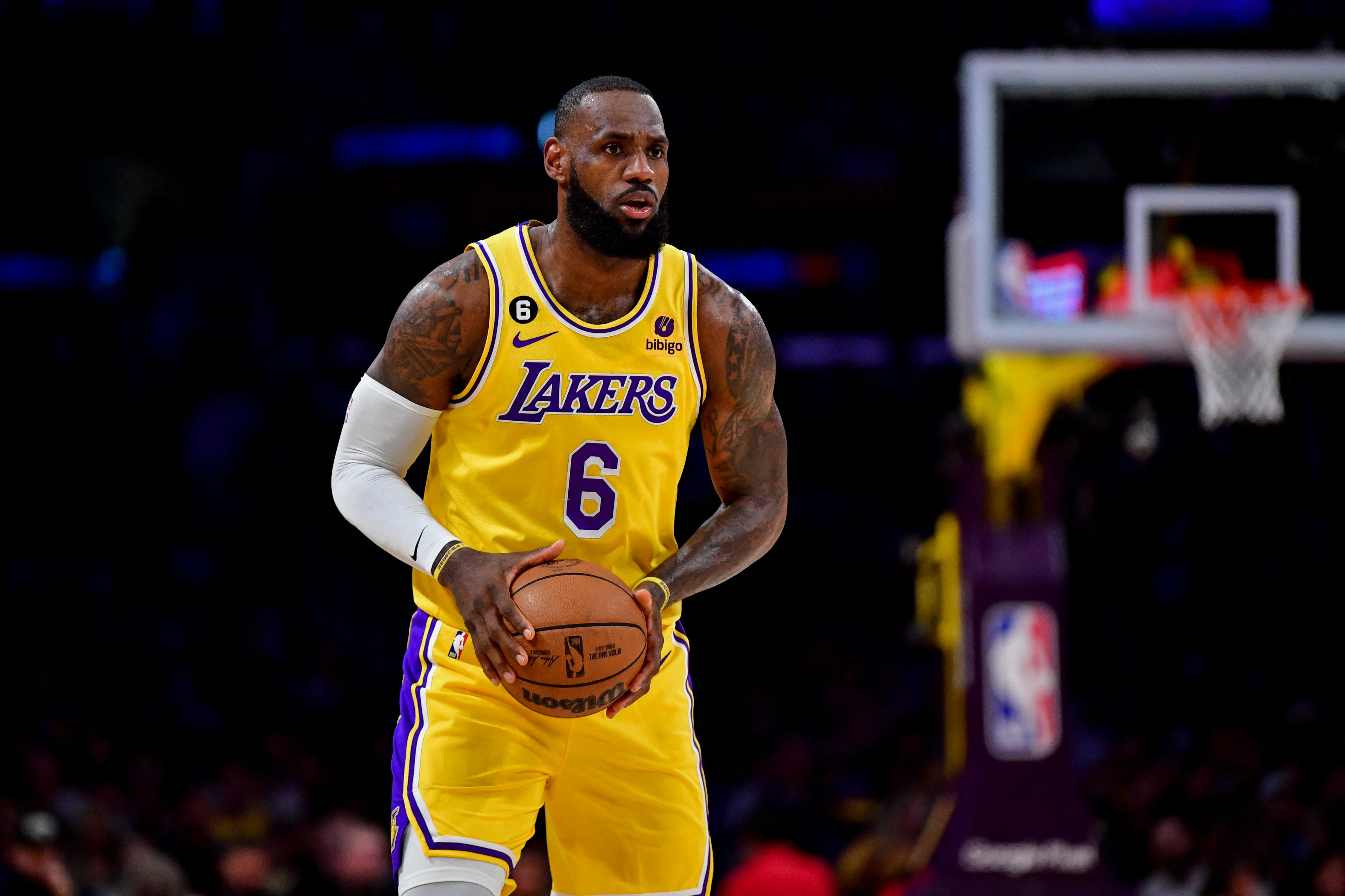 Enquanto a NBA não volta os cinco melhores jogos de LeBron na