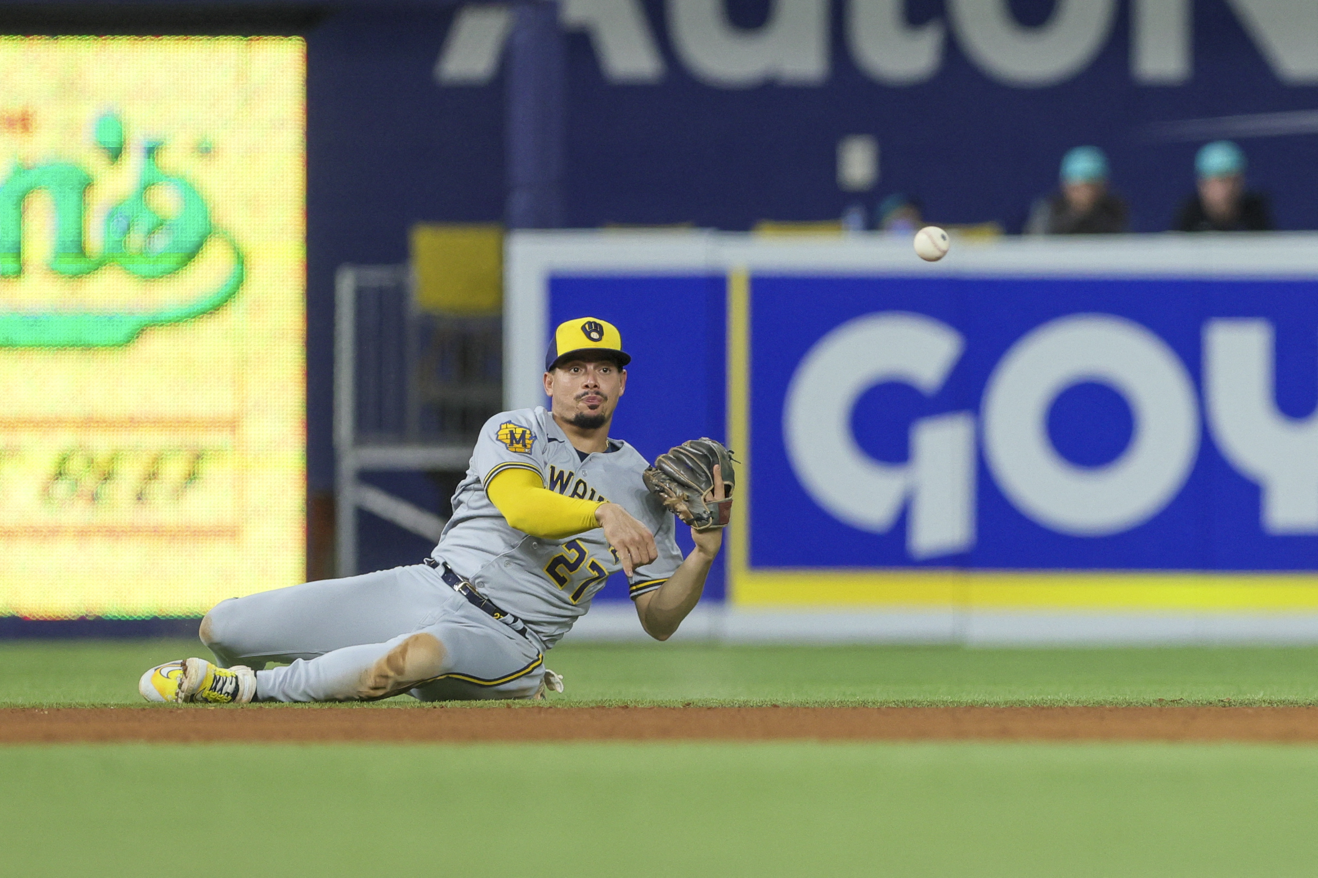 Milwaukee Brewers' merciless 12-run rally has the Marlins looking