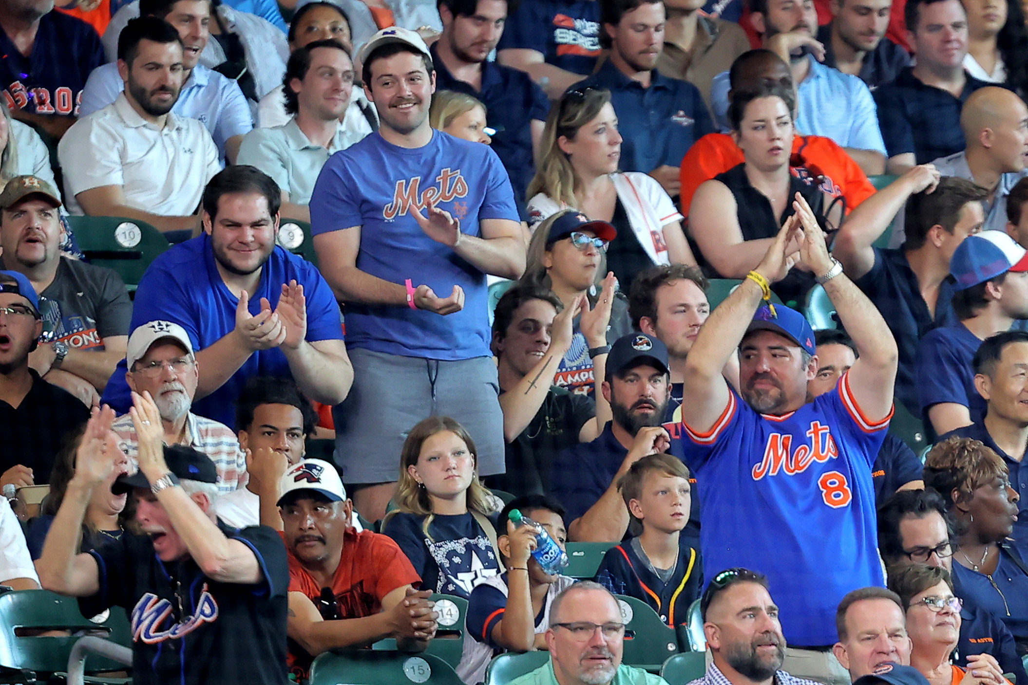 Houston Astros outlast New York Mets 10-8