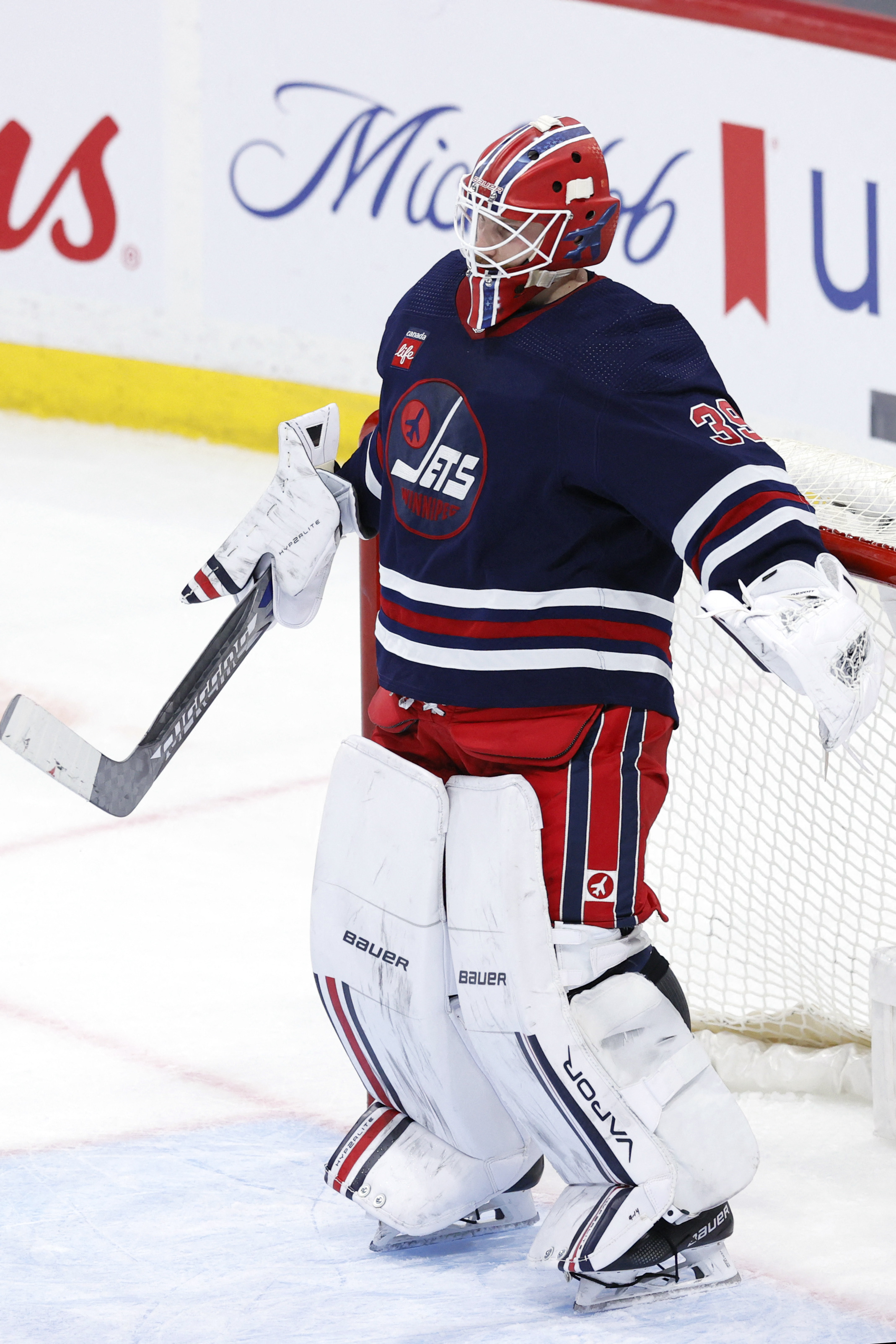 Surging Jets add to Red Wings' woes Reuters