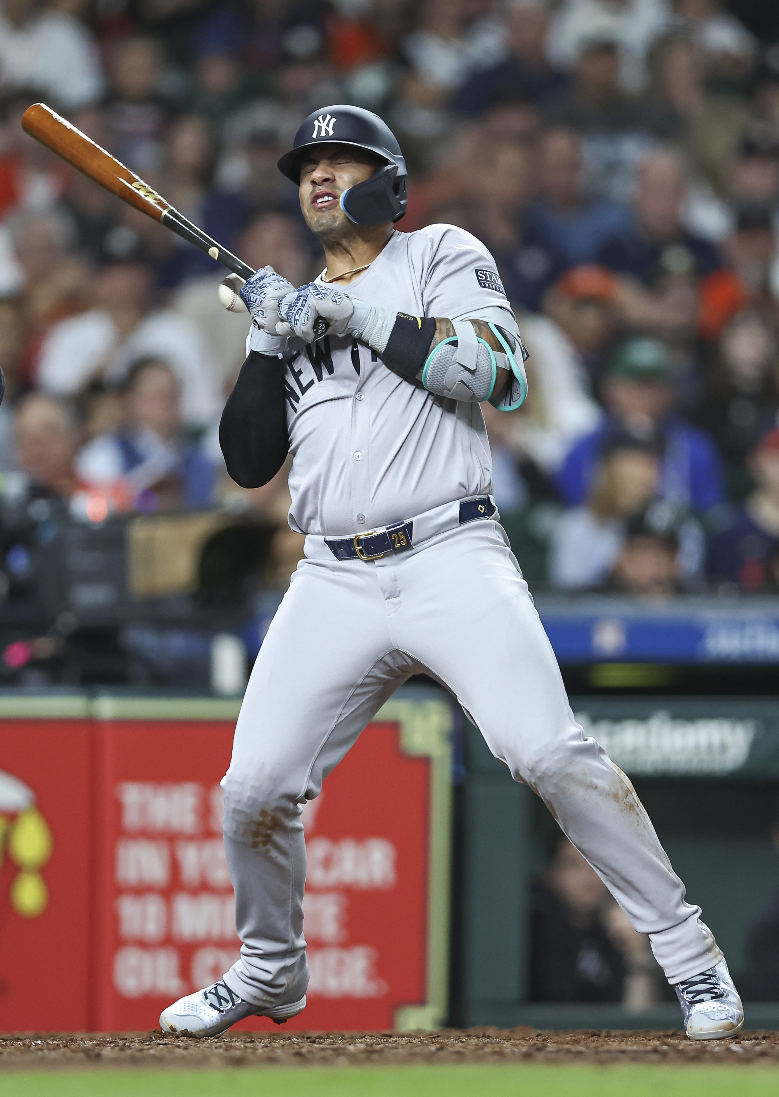 Late surge leads Yankees past sloppy Astros Reuters