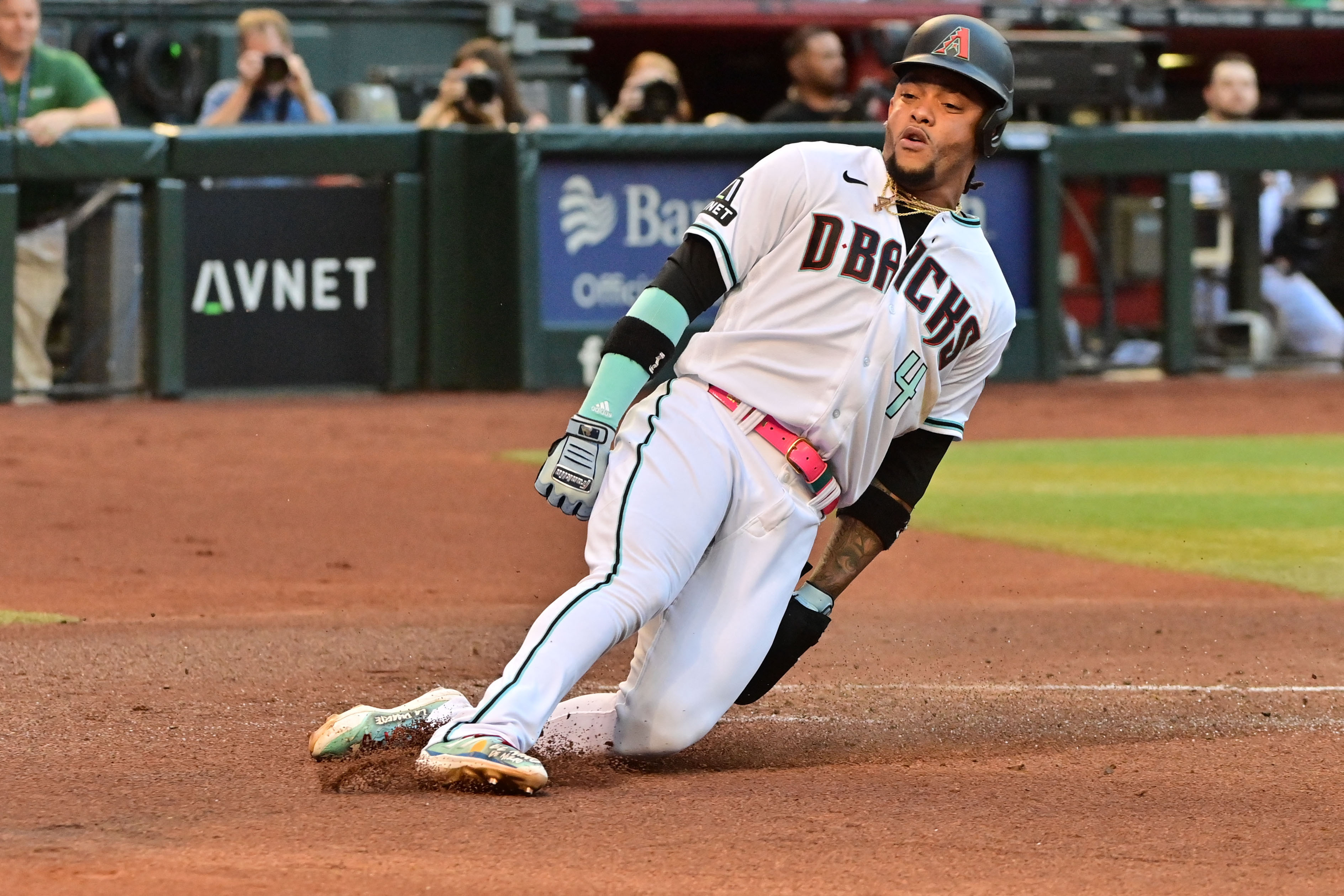 Evan Longoria dive gives D-backs' double-play, strands Brewers