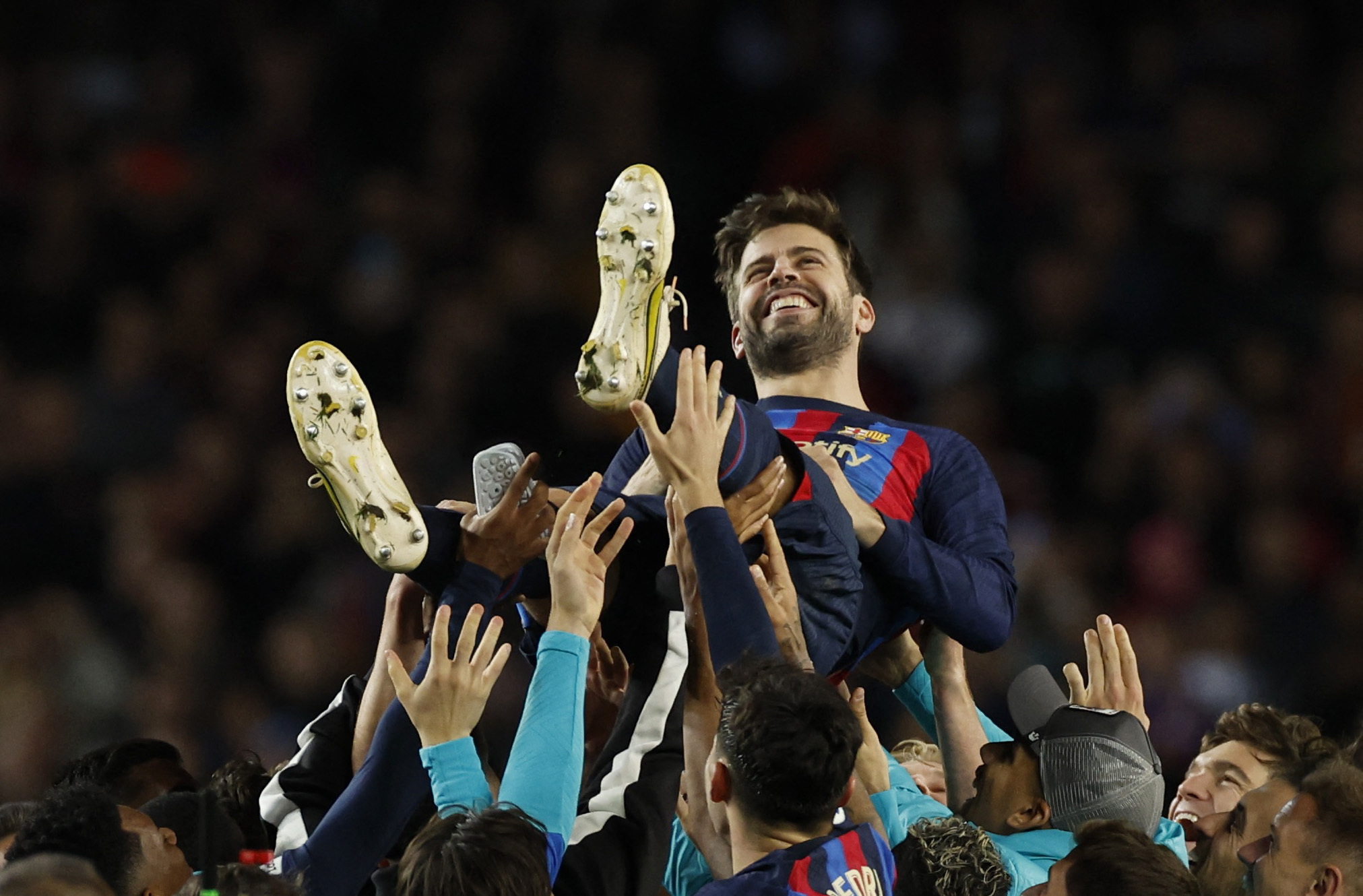 Barcelona Bid Farewell To Emotional Pique With Almeria Win | Reuters