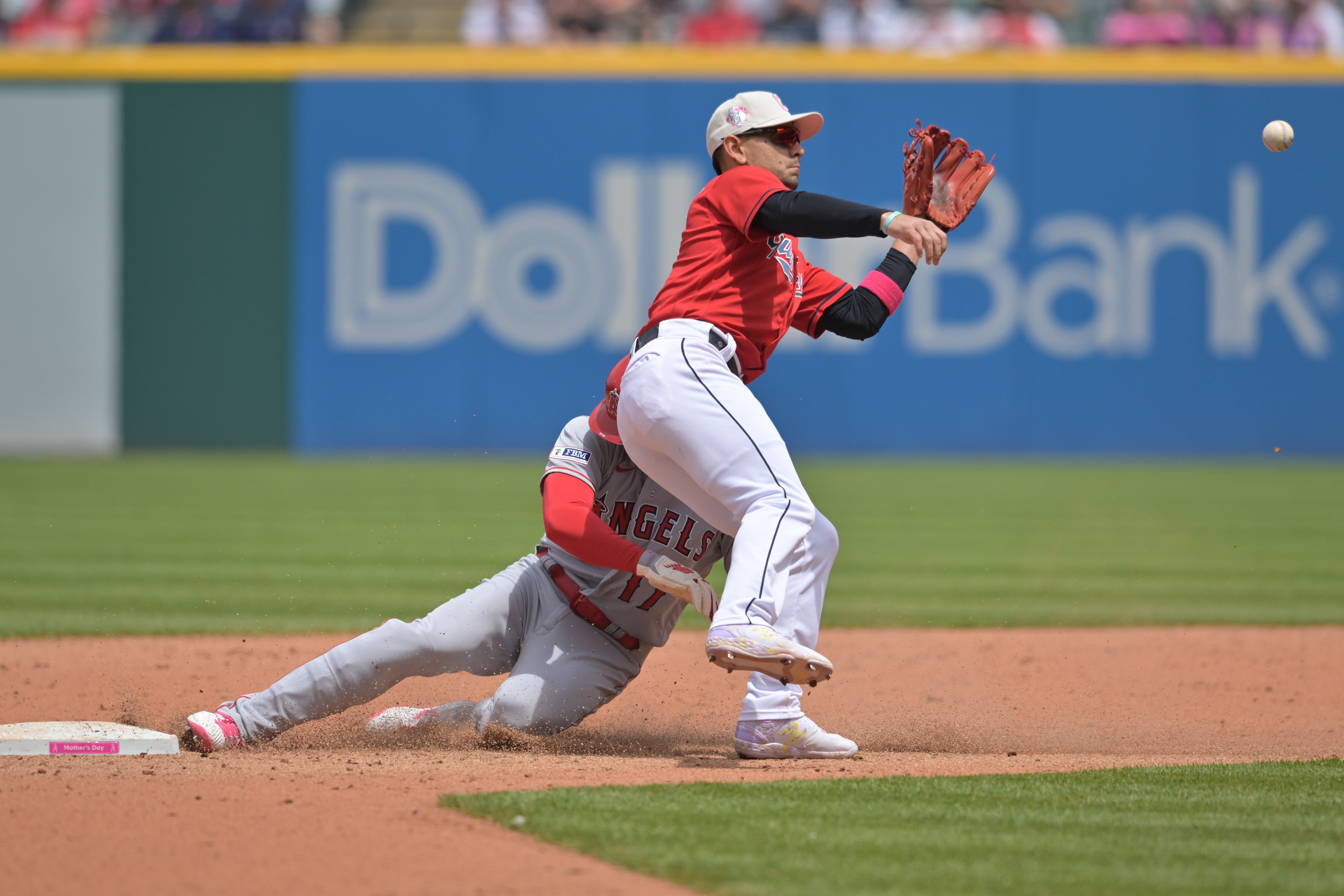 Mother's Day celebration about more than pink bats and gloves for Josh  Naylor 