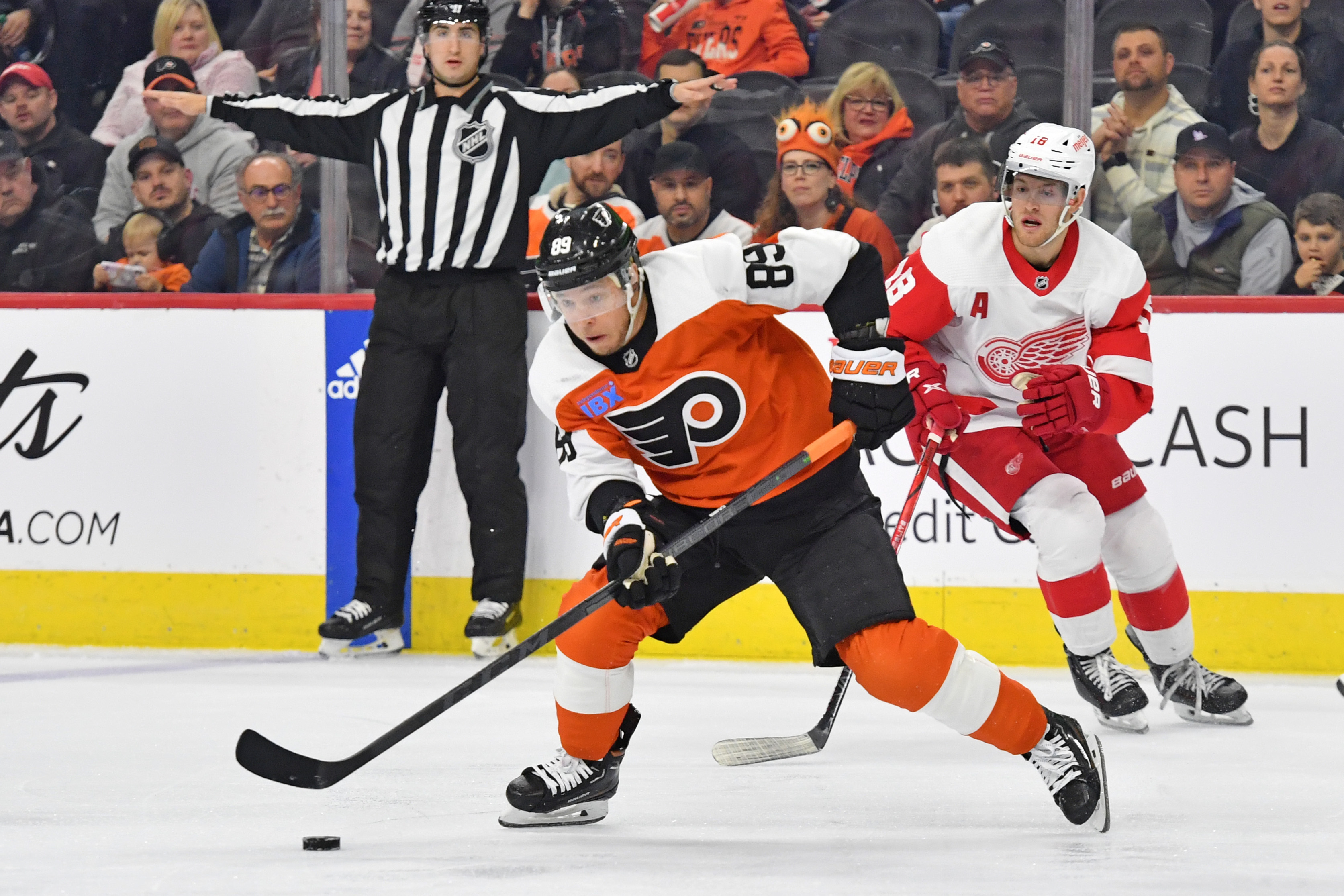 Sam Ersson, Flyers Stave Off Red Wings, 1-0 | Reuters