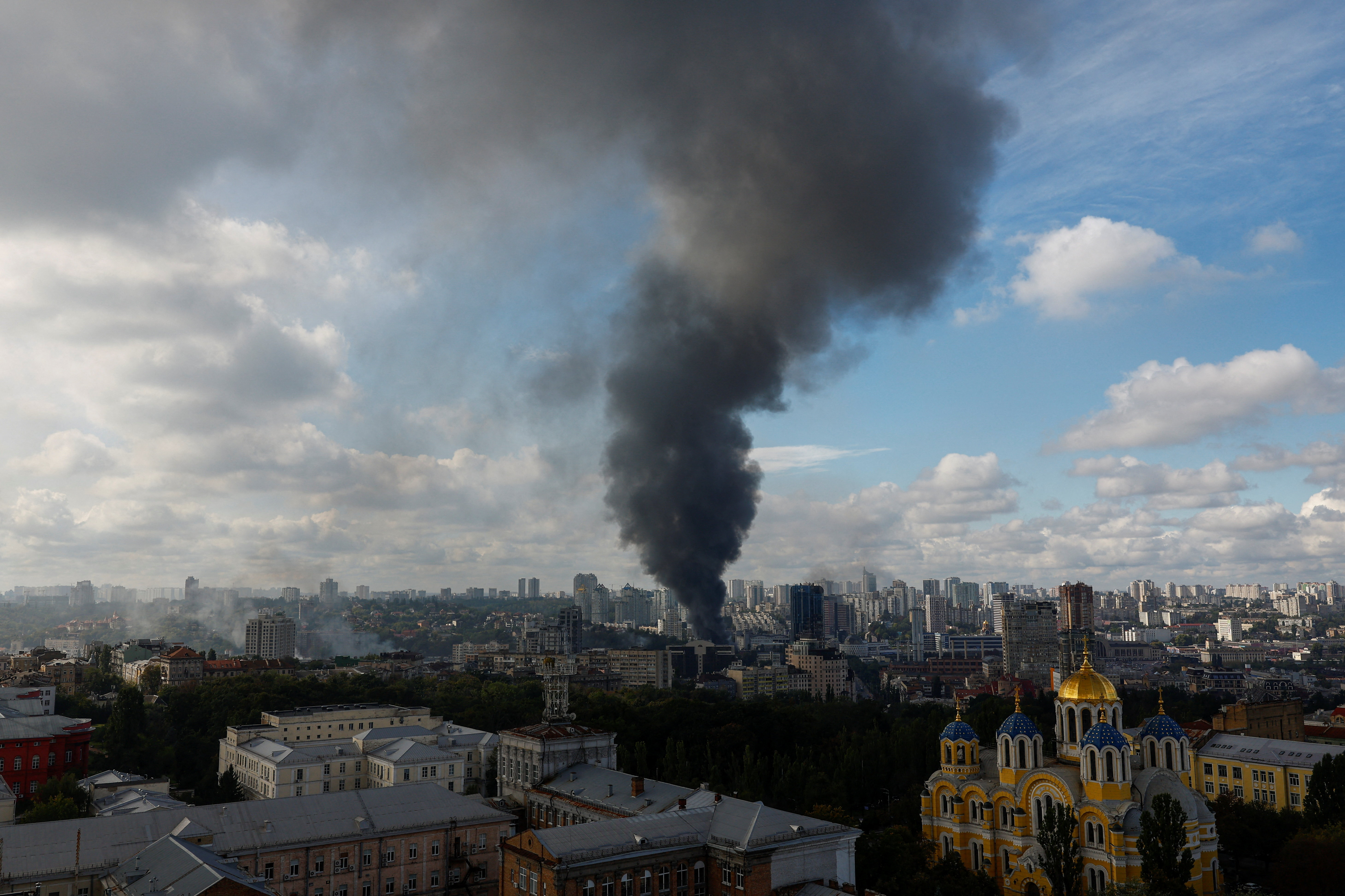プーチン氏「外交または軍事で目標達成」、ウクライナ緩衝地帯拡大へ