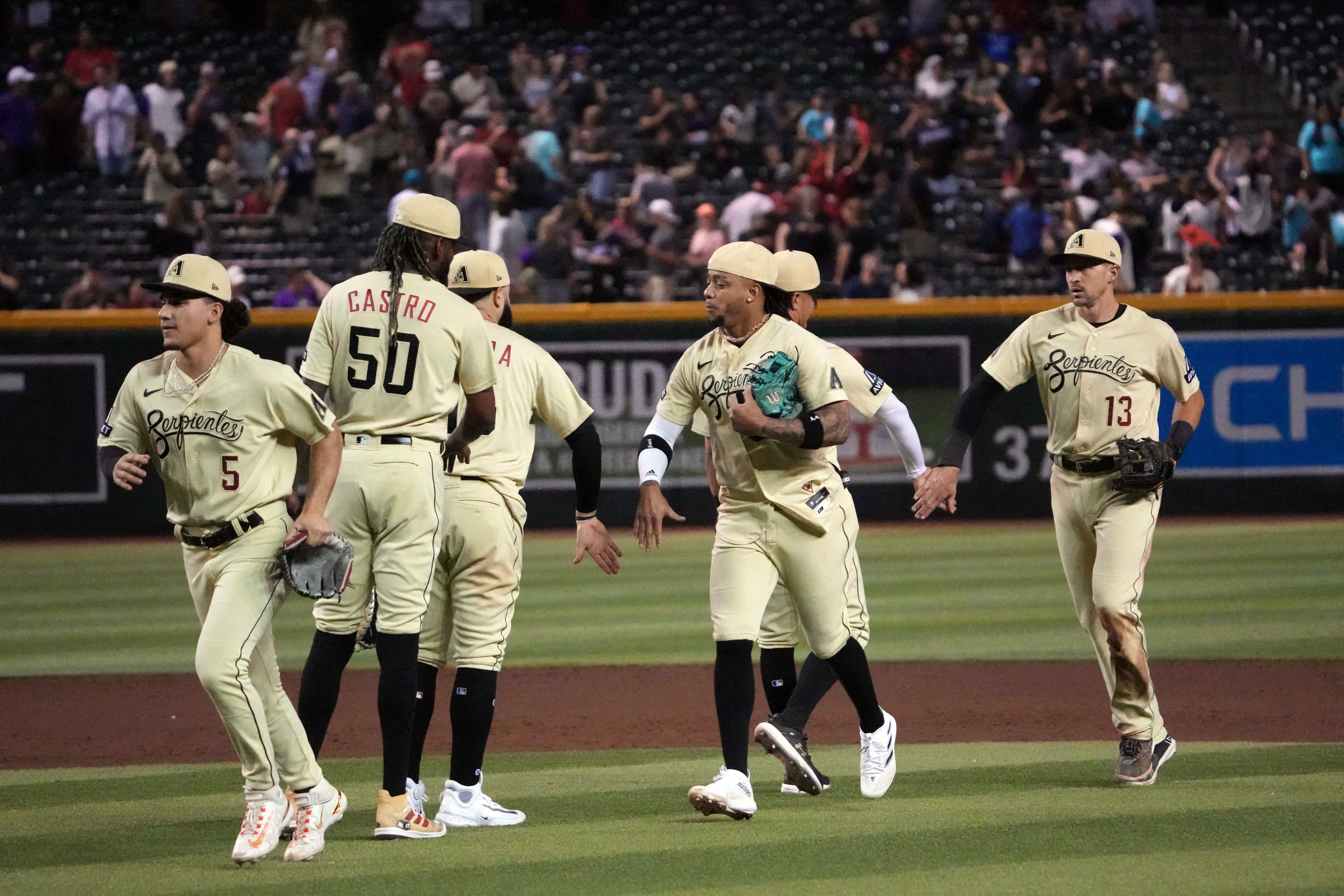 Diamondbacks' first baseman Christian Walker ejected from game for clapping