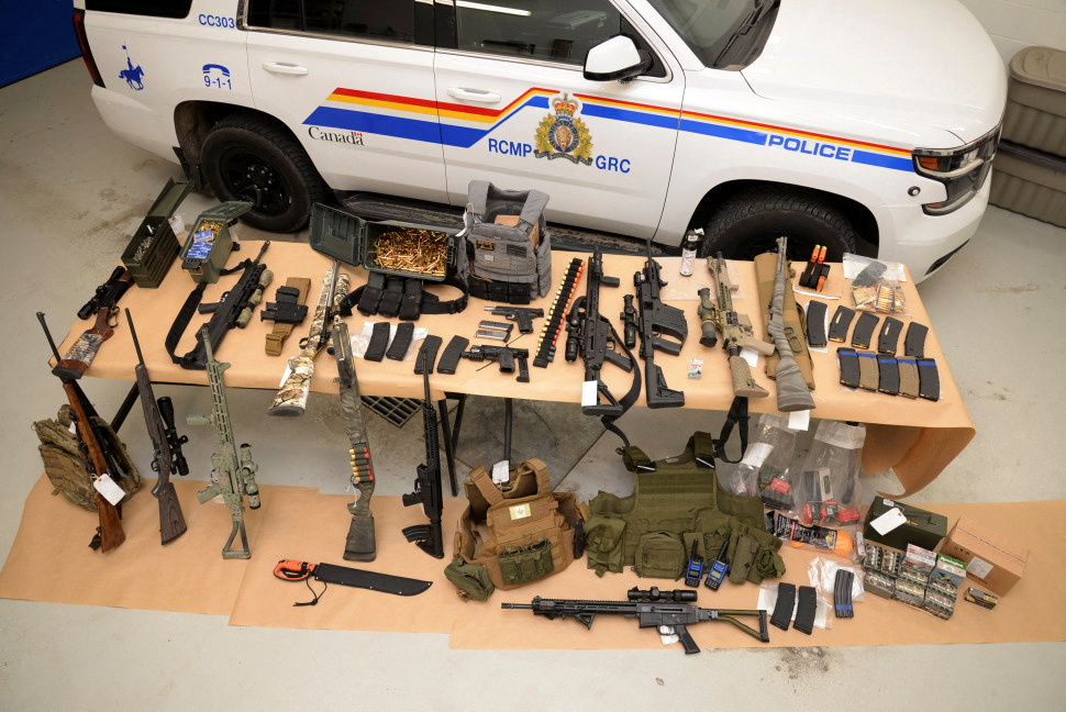 canadian-police-arrest-11-people-seize-guns-from-group-linked-to