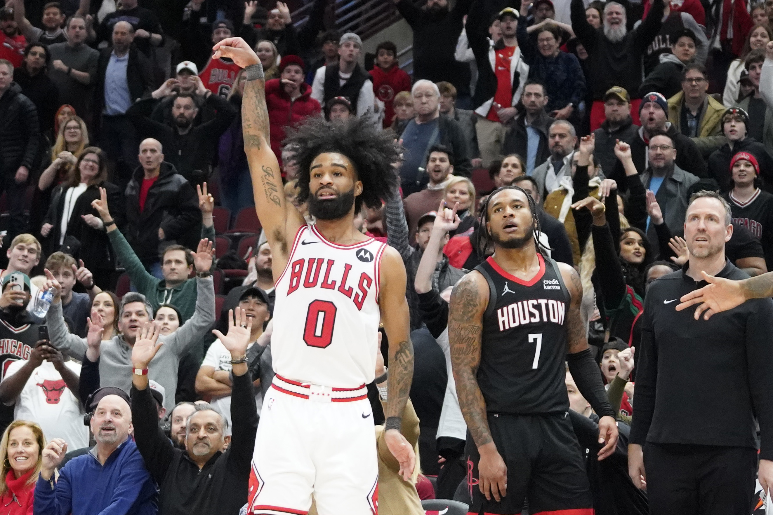 Bulls can't hold big lead, but top Rockets in OT