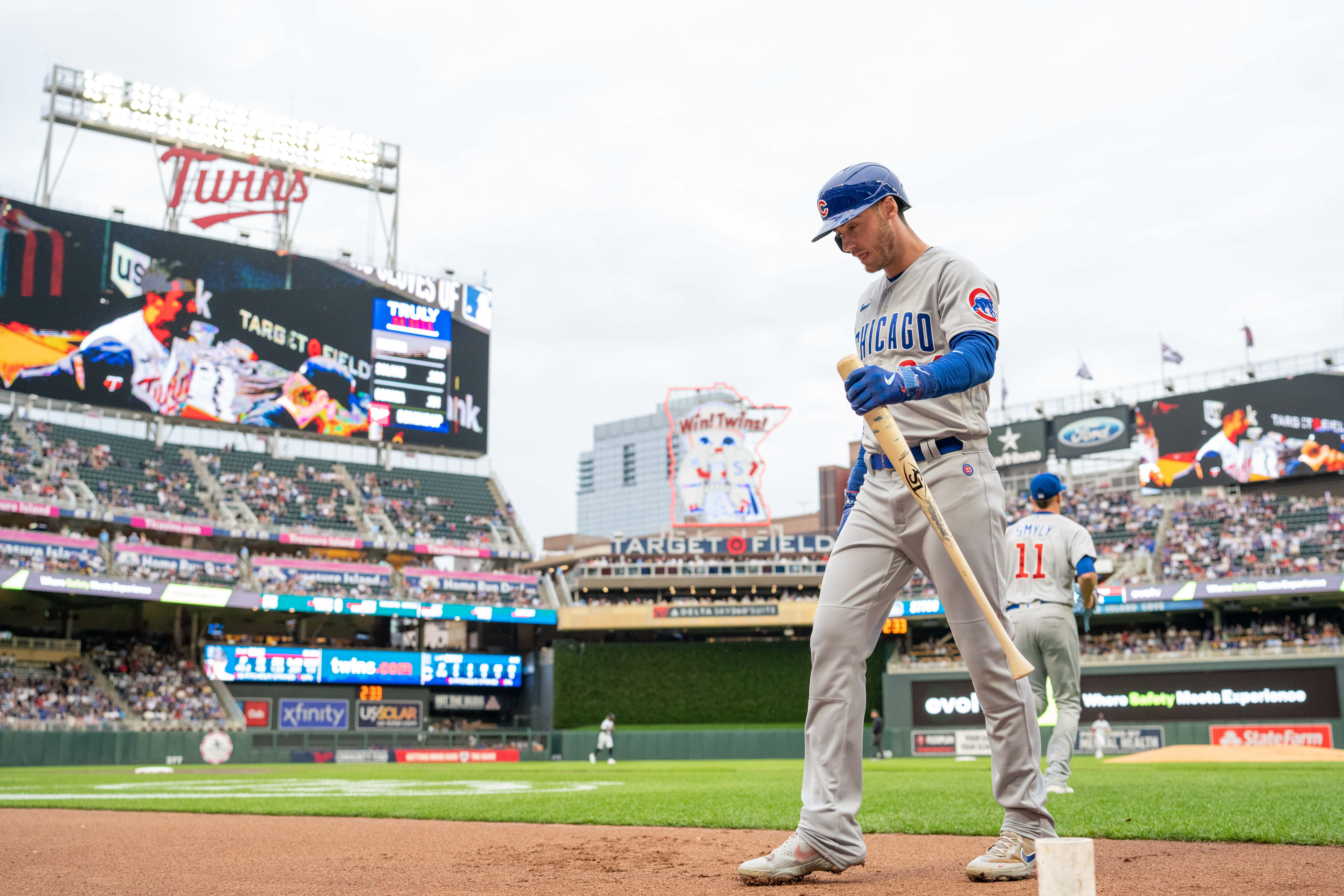 Cubs score late to rally past Twins, reach .500 again