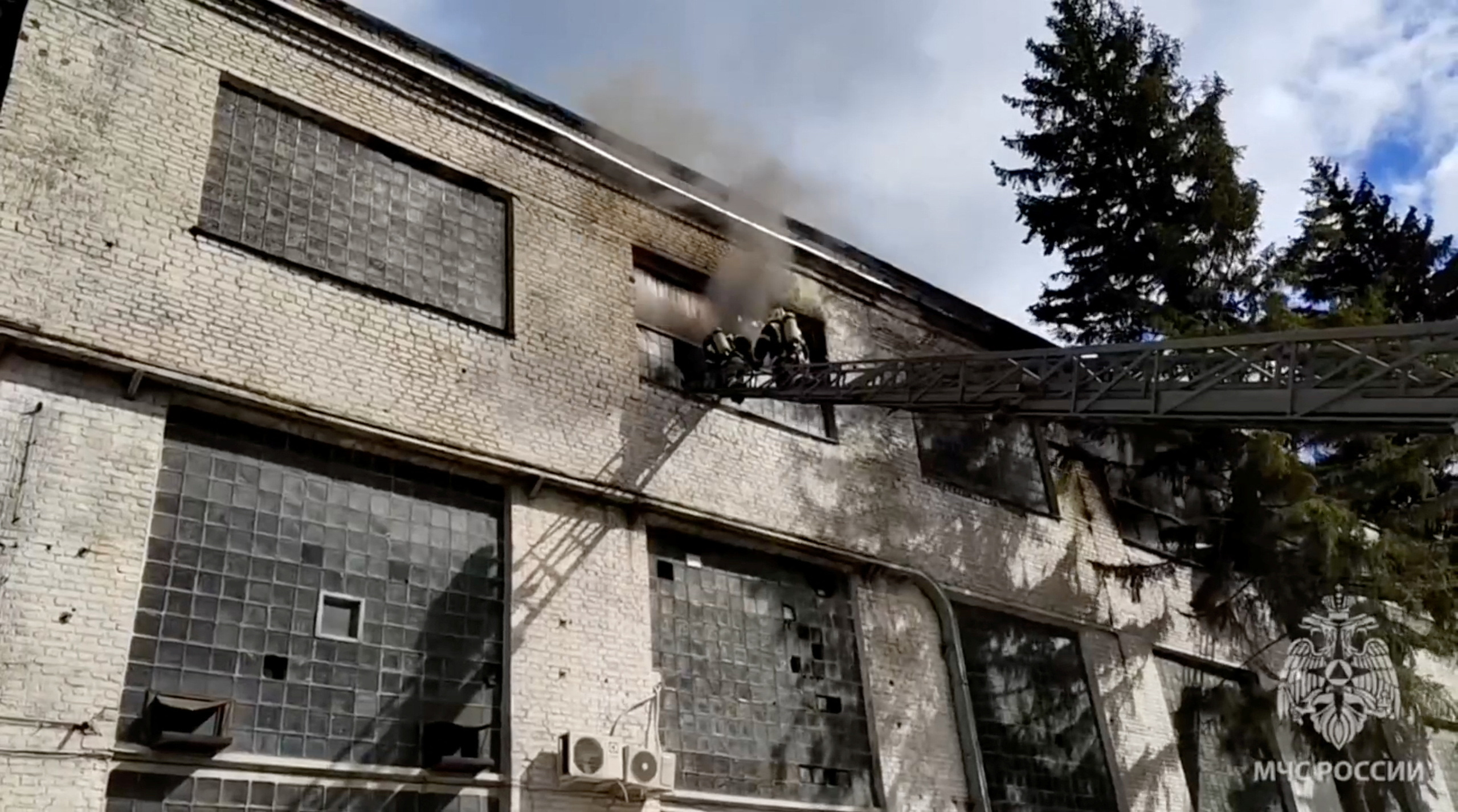 Fire at Russian electric equipment plant
