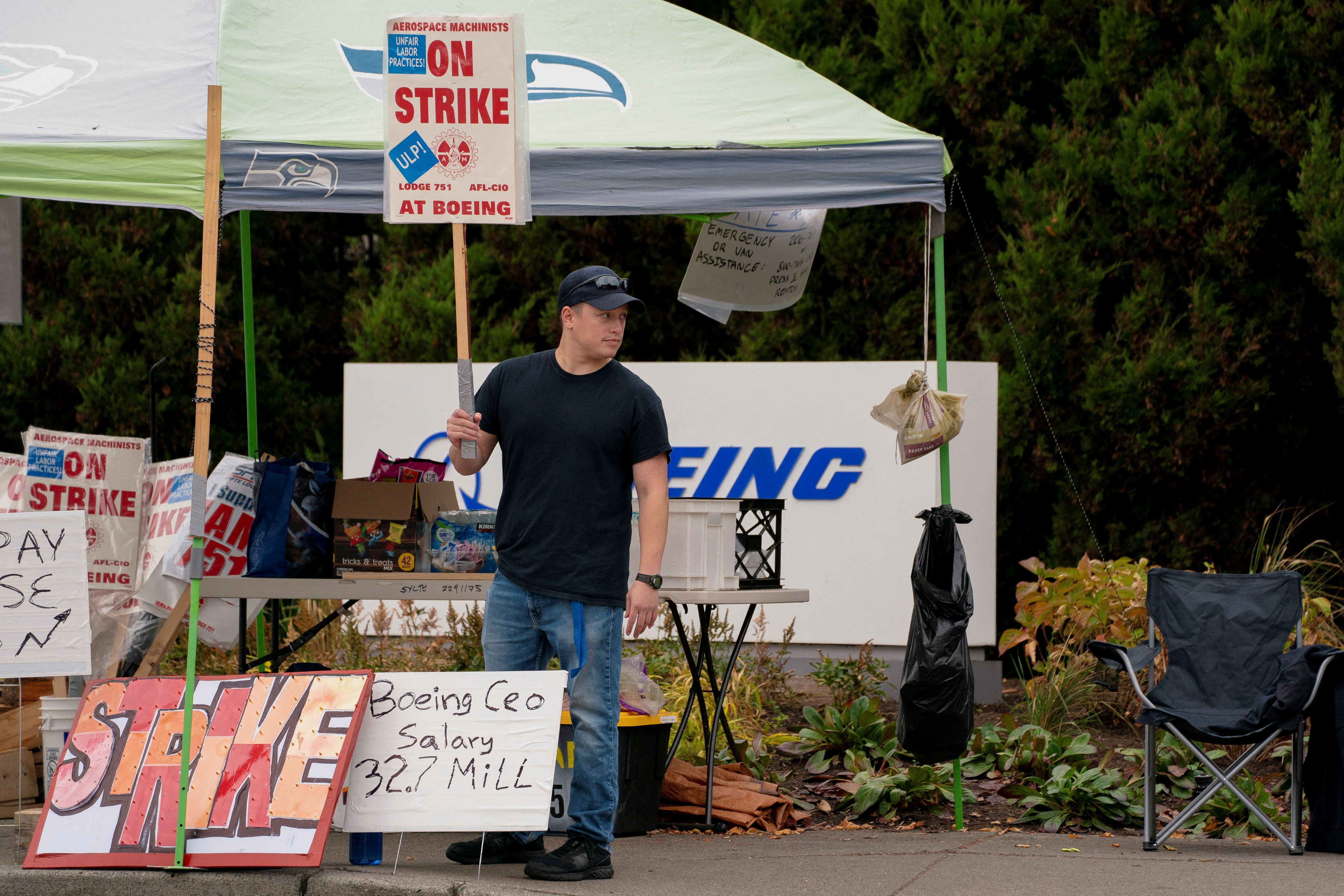 Boeing's factory workers strike in Renton