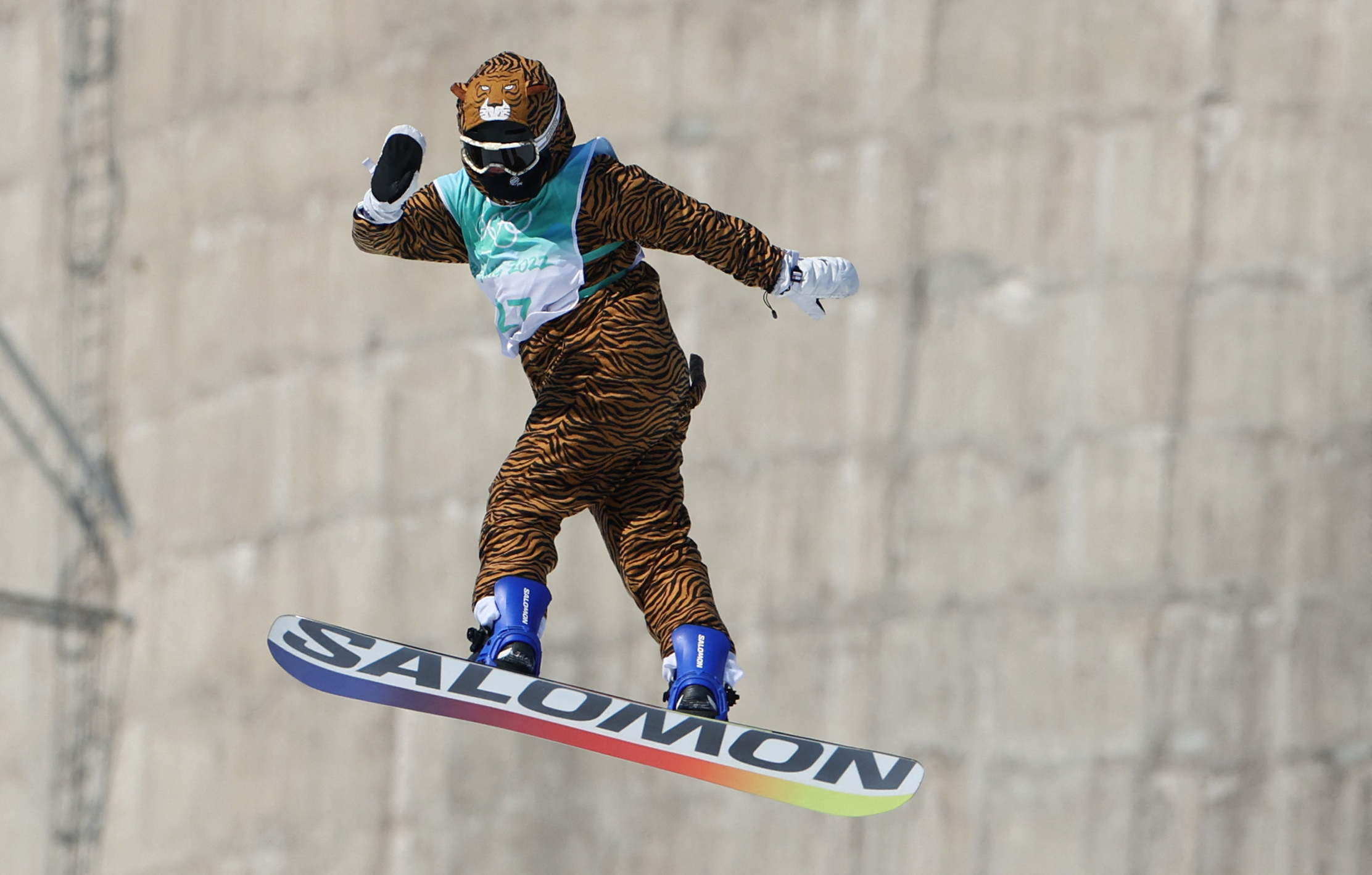 Snowboarding-Tiger Lefevre misses a trick in loving farewell | Reuters