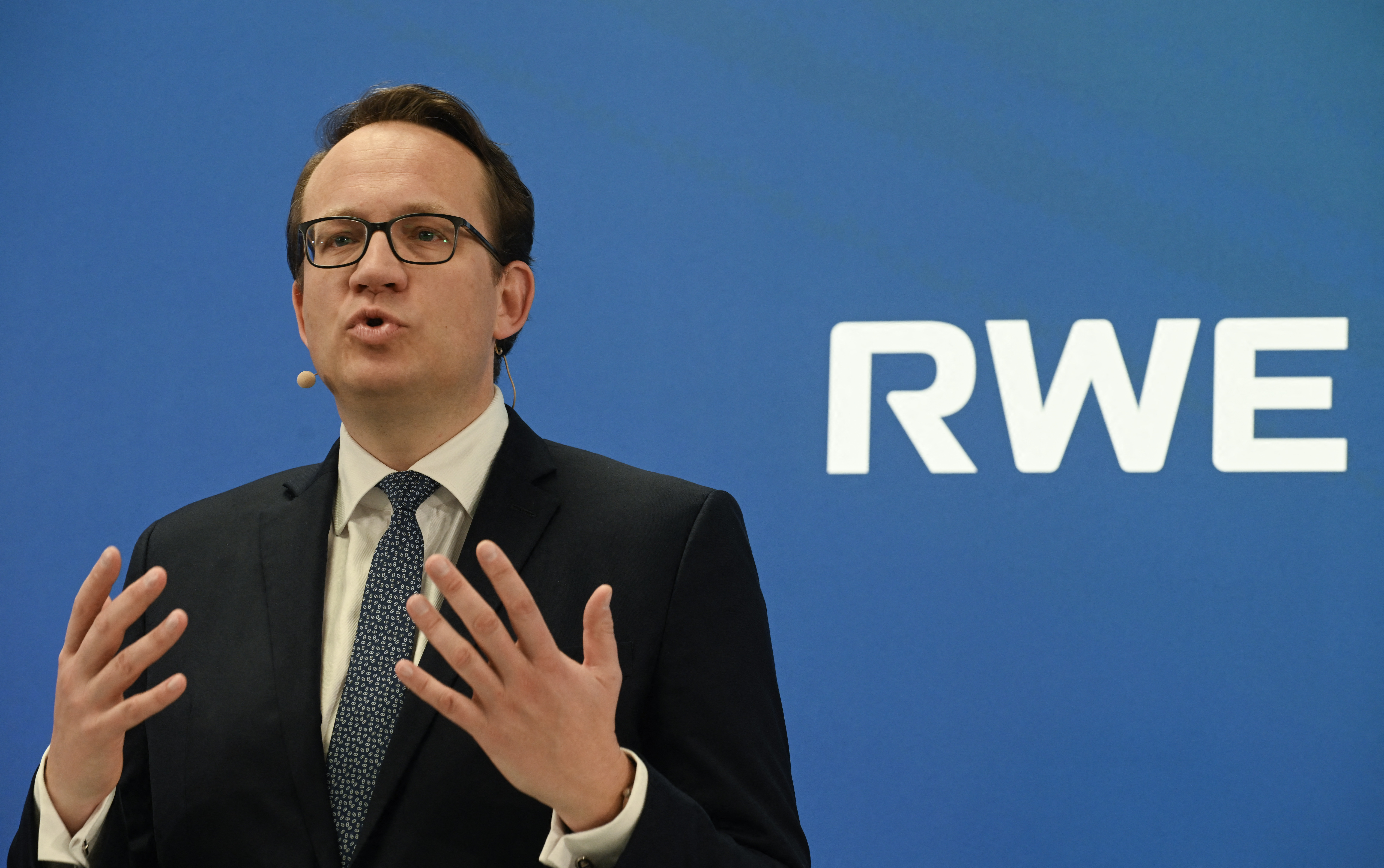RWE CEO: no plans for big, transformative deals
