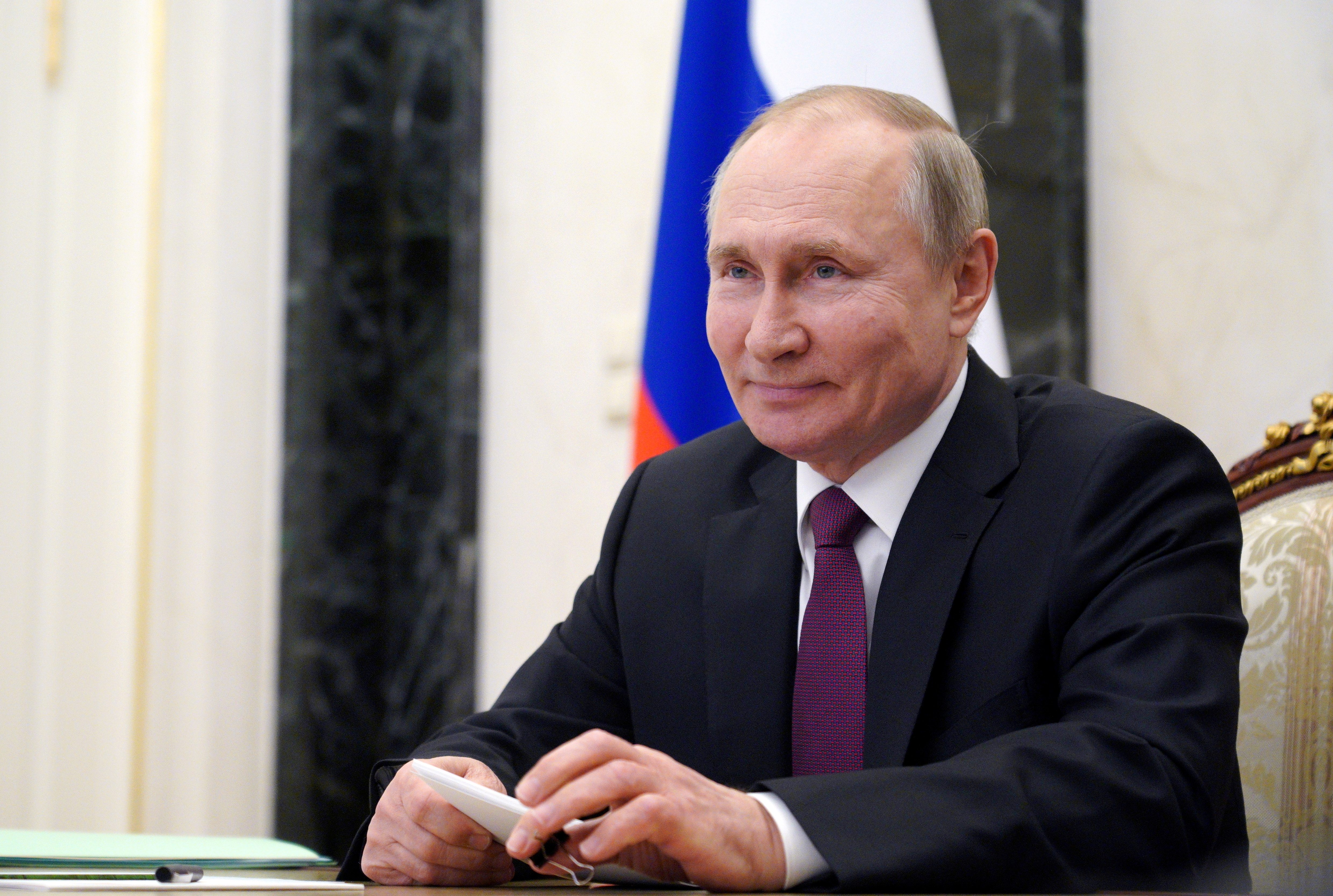 Putin Receives Second Shot Of Russian Covid 19 Vaccine Interfax Reuters