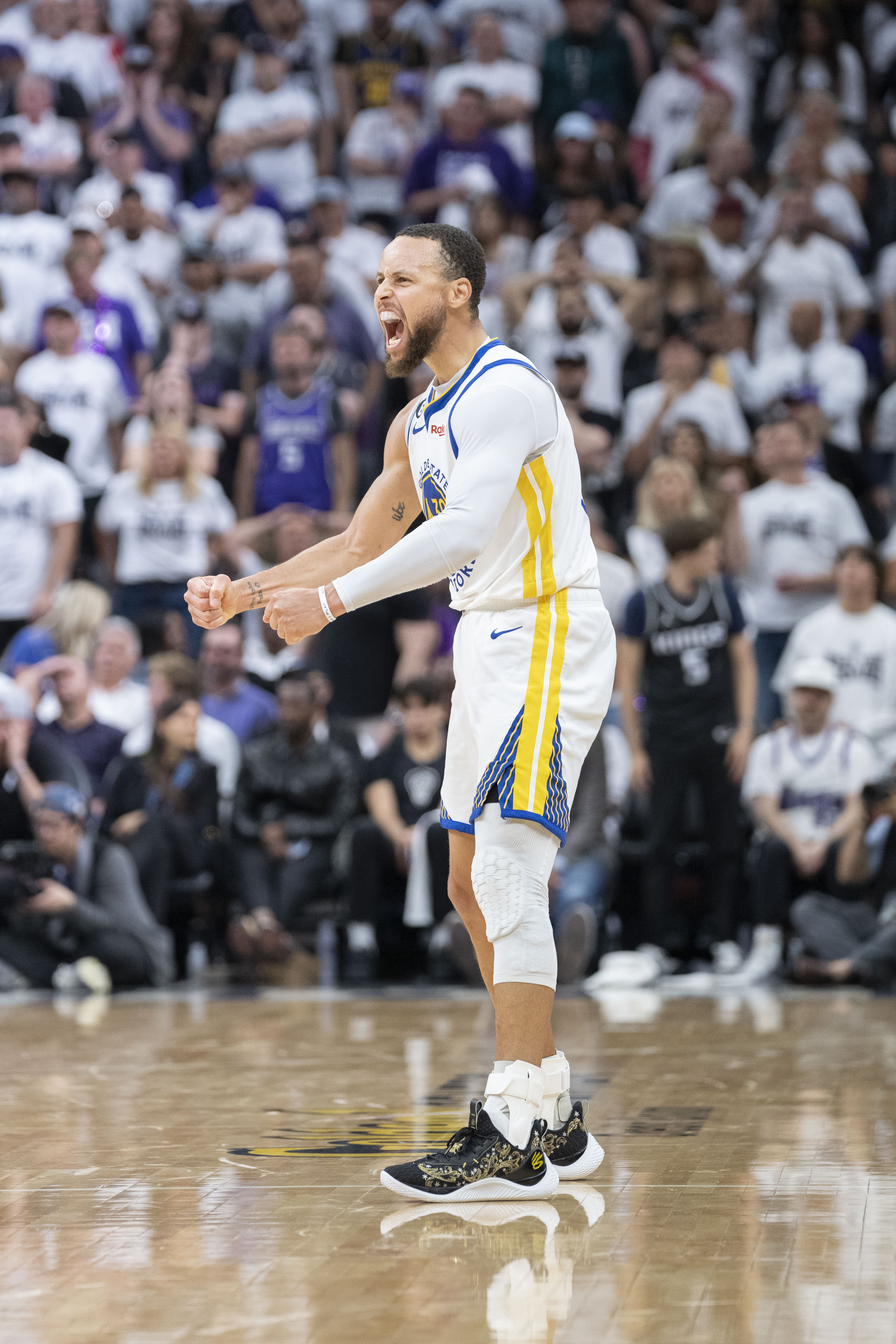 Stephen Curry's 50 sets Game 7 record as Warriors eliminate Kings - ESPN