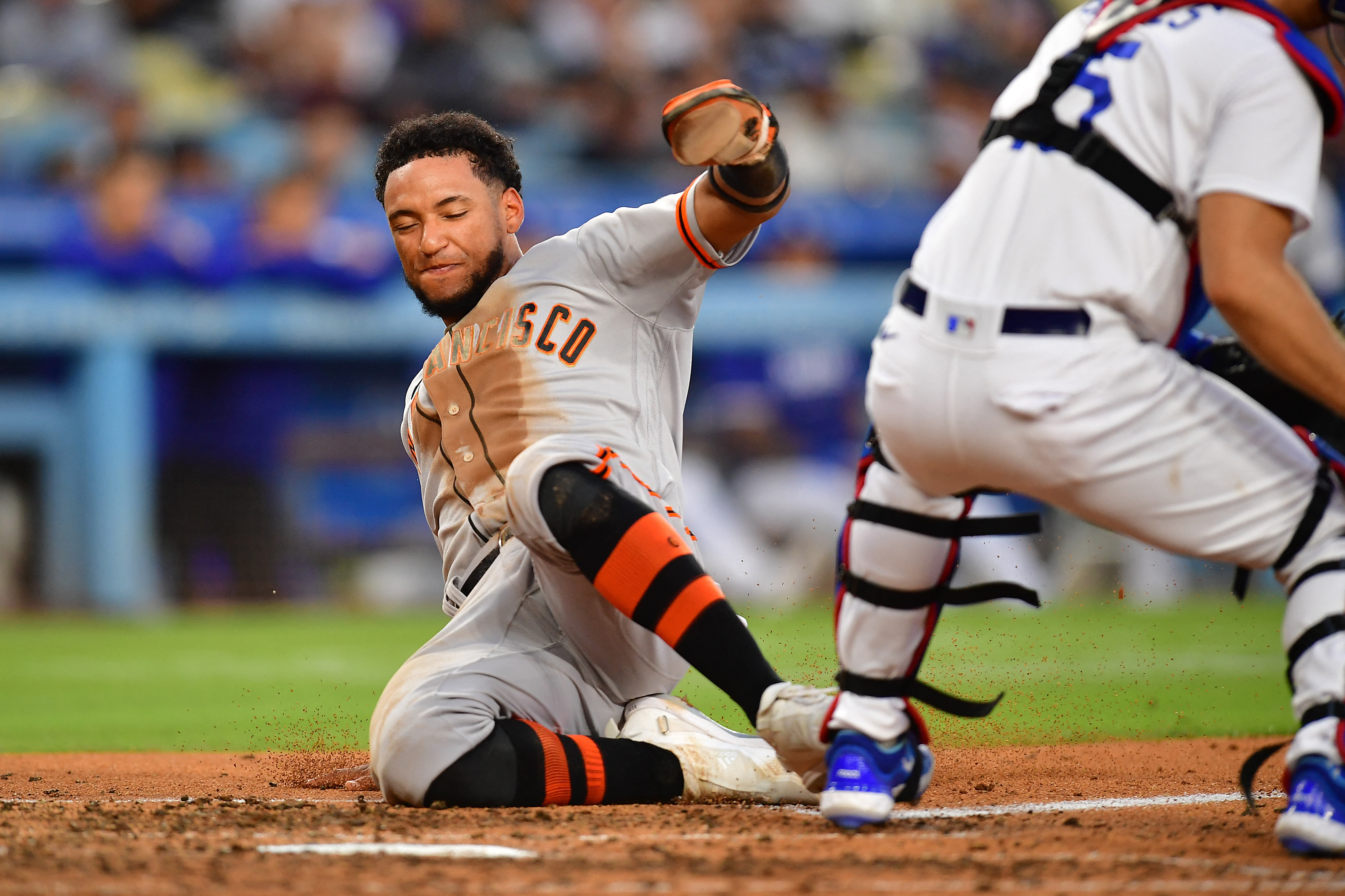 J.D. Davis helps Giants dismantle Dodgers, 15-0