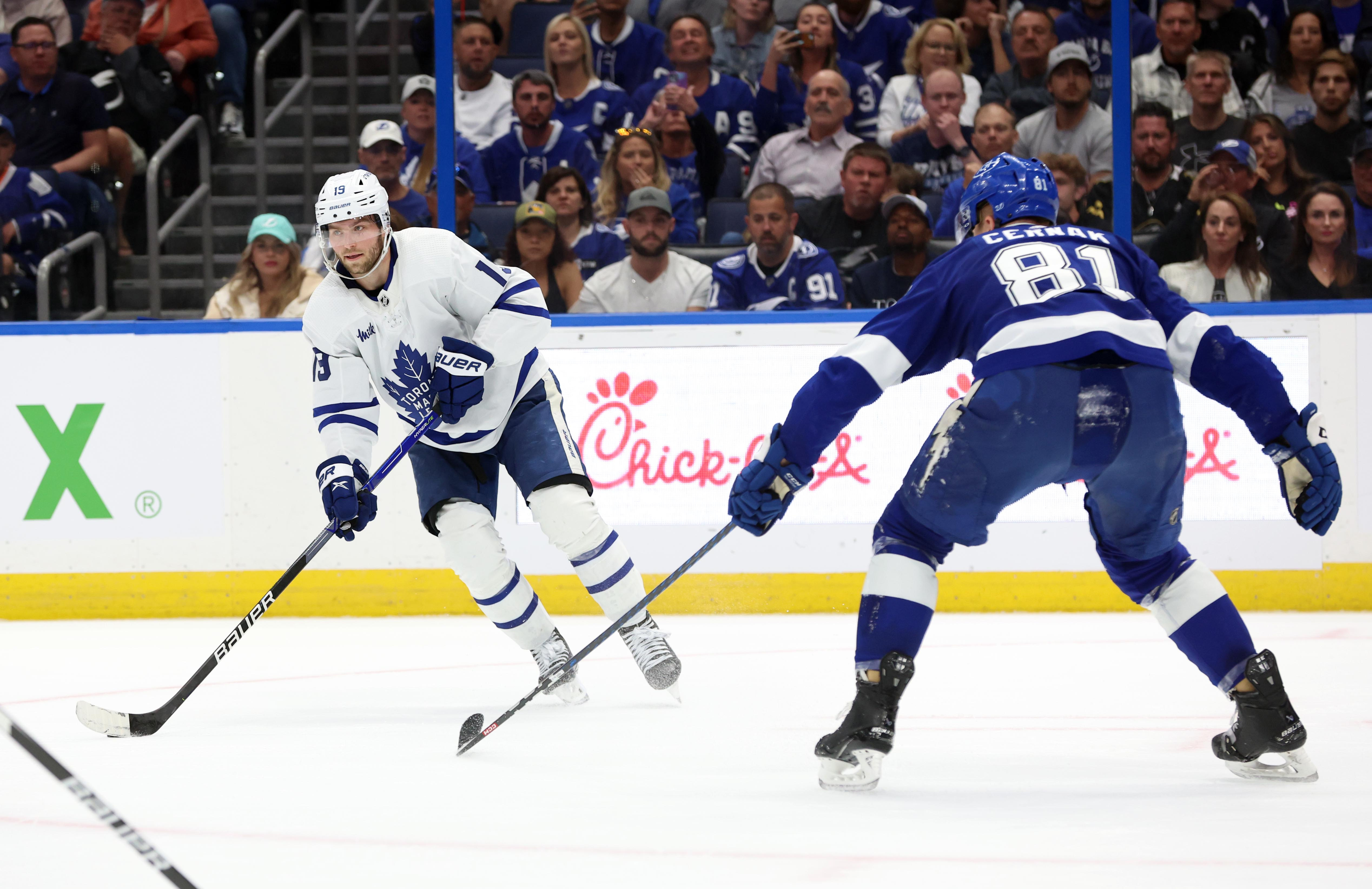 Lightning storm back to edge Leafs in possible playoff preview