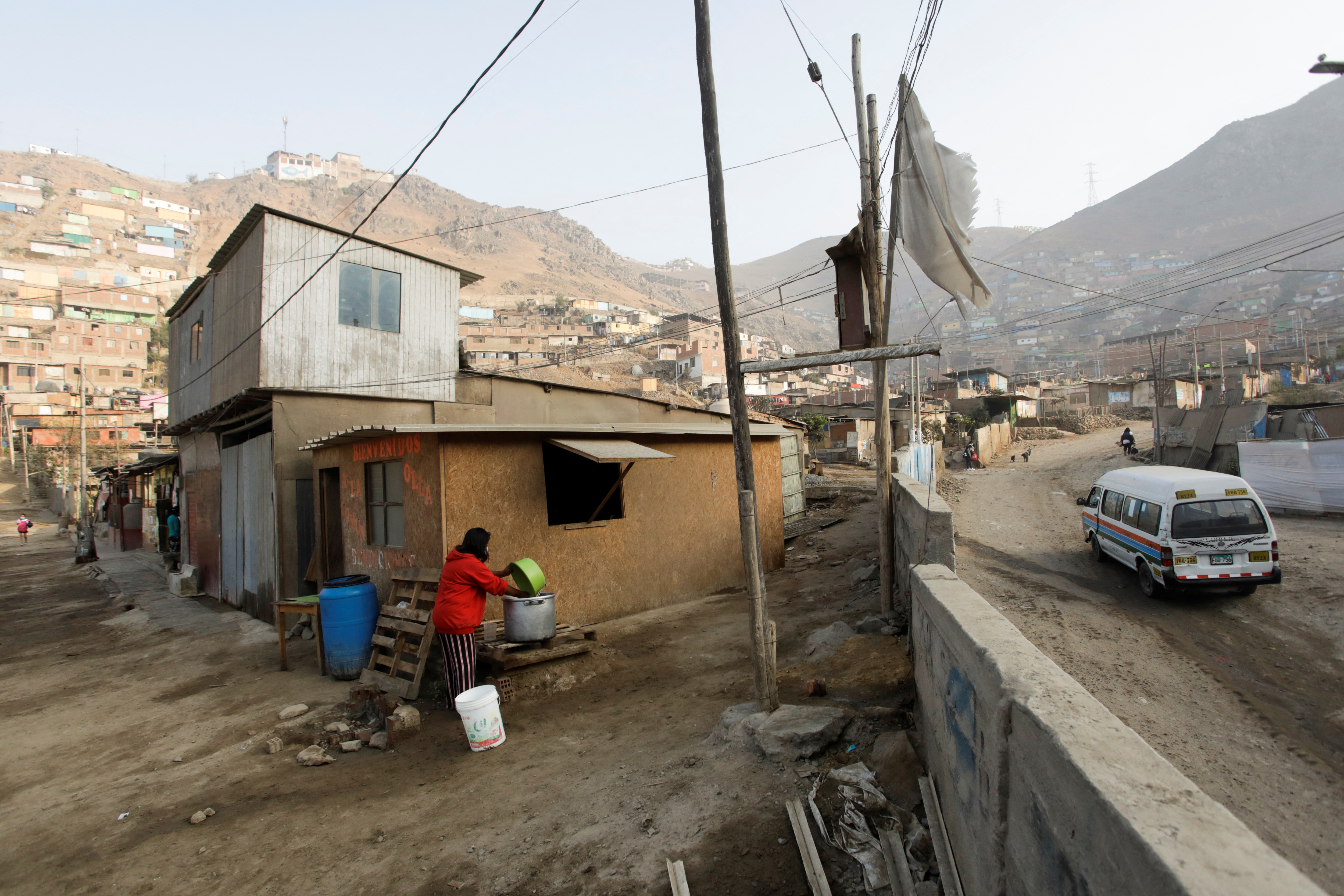 Soup kitchens on the outskirts of Lima struggle with inflation
