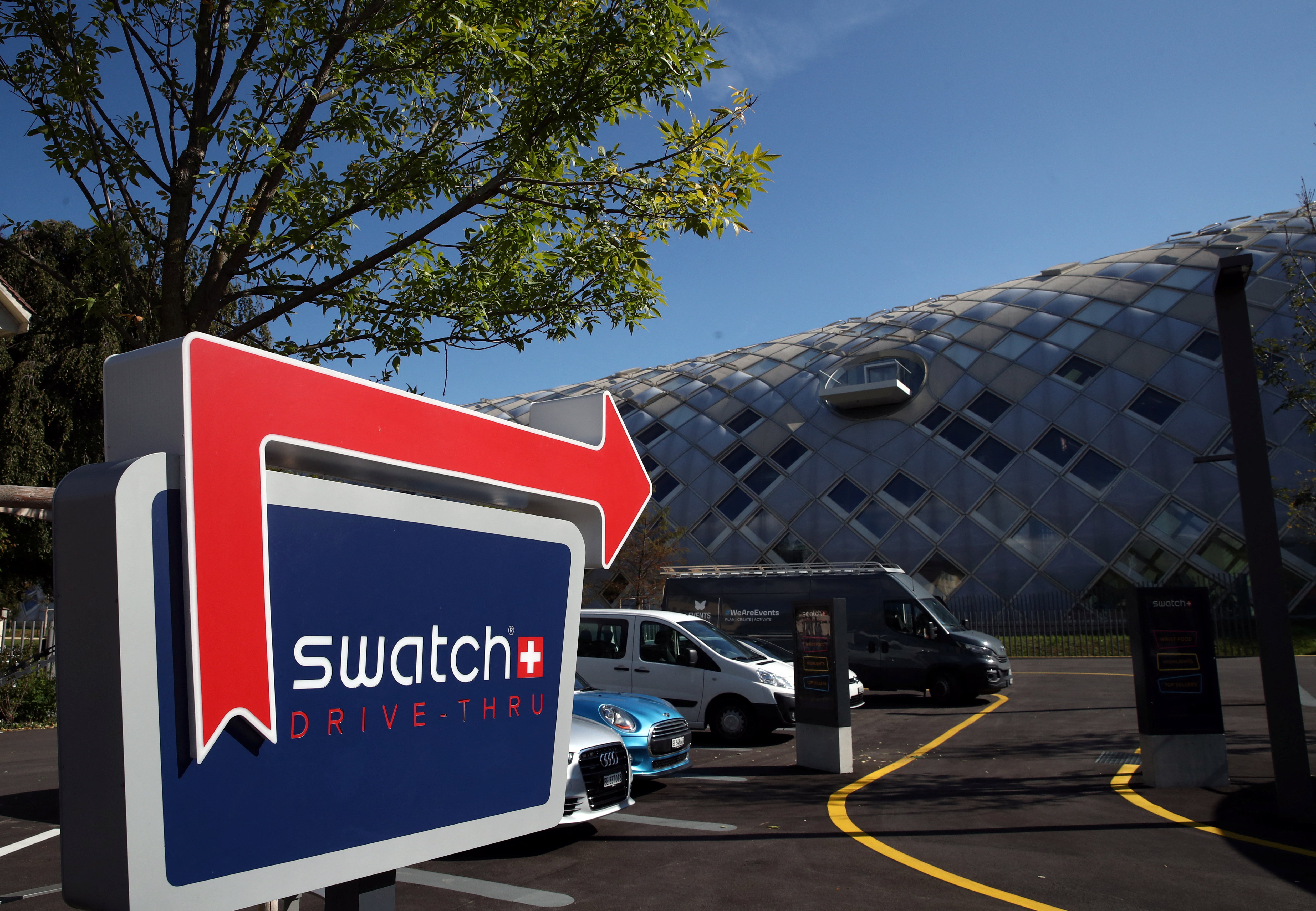 Swatch Group to cut supplies to third parties
