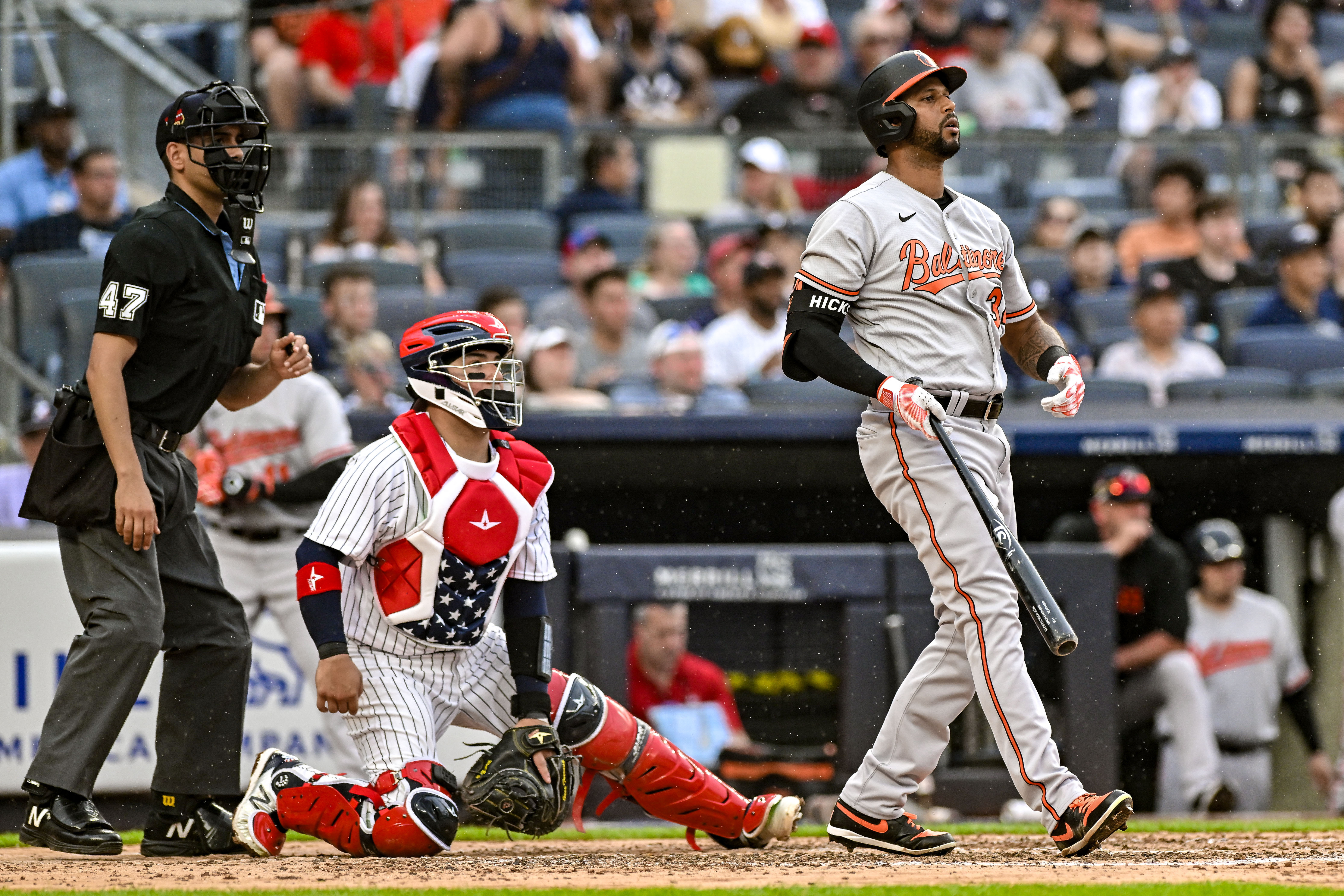 Yankees pull away late to knock off slumping Orioles